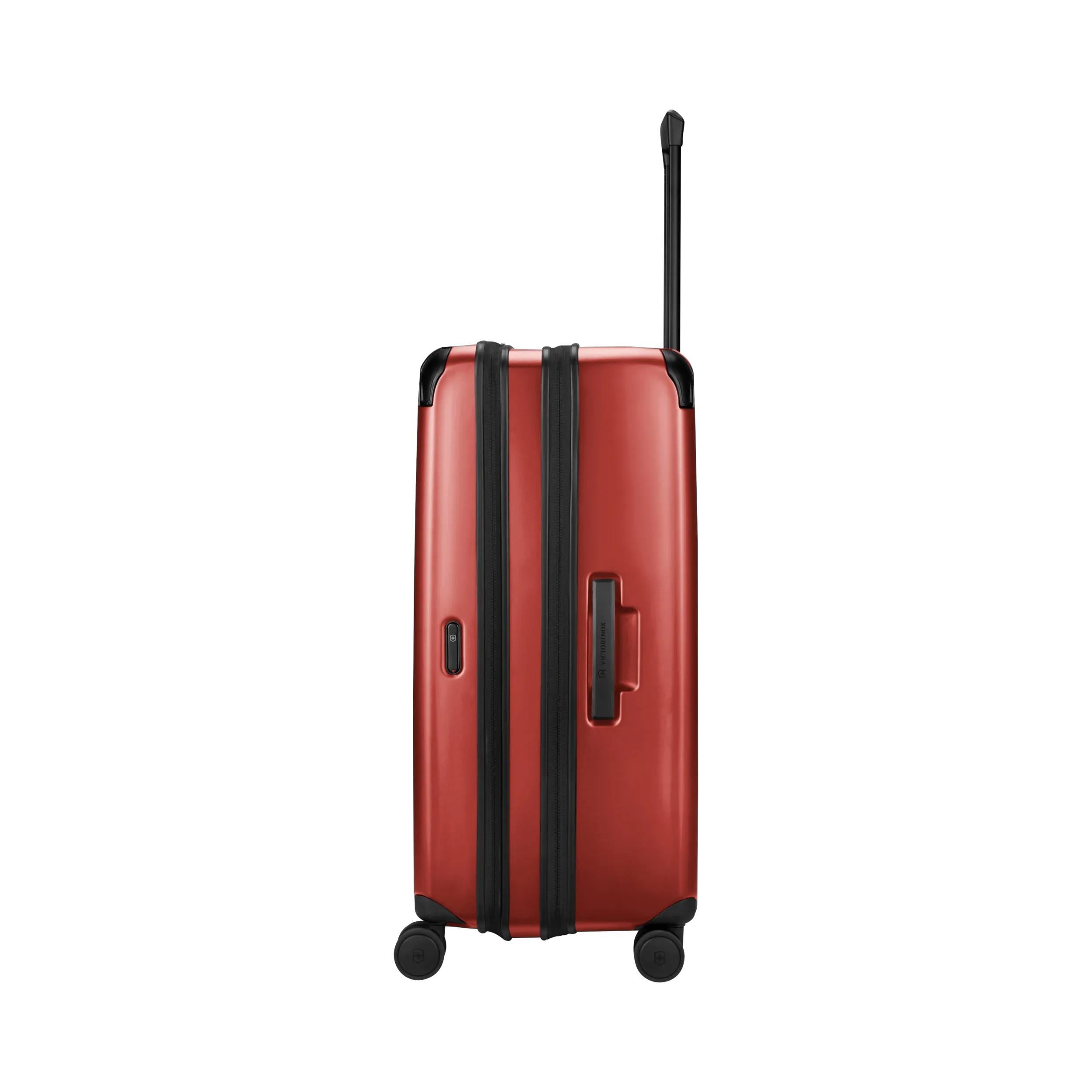 Victorinox Spectra 3.0 Expandable Large Case in Red — angle view 10