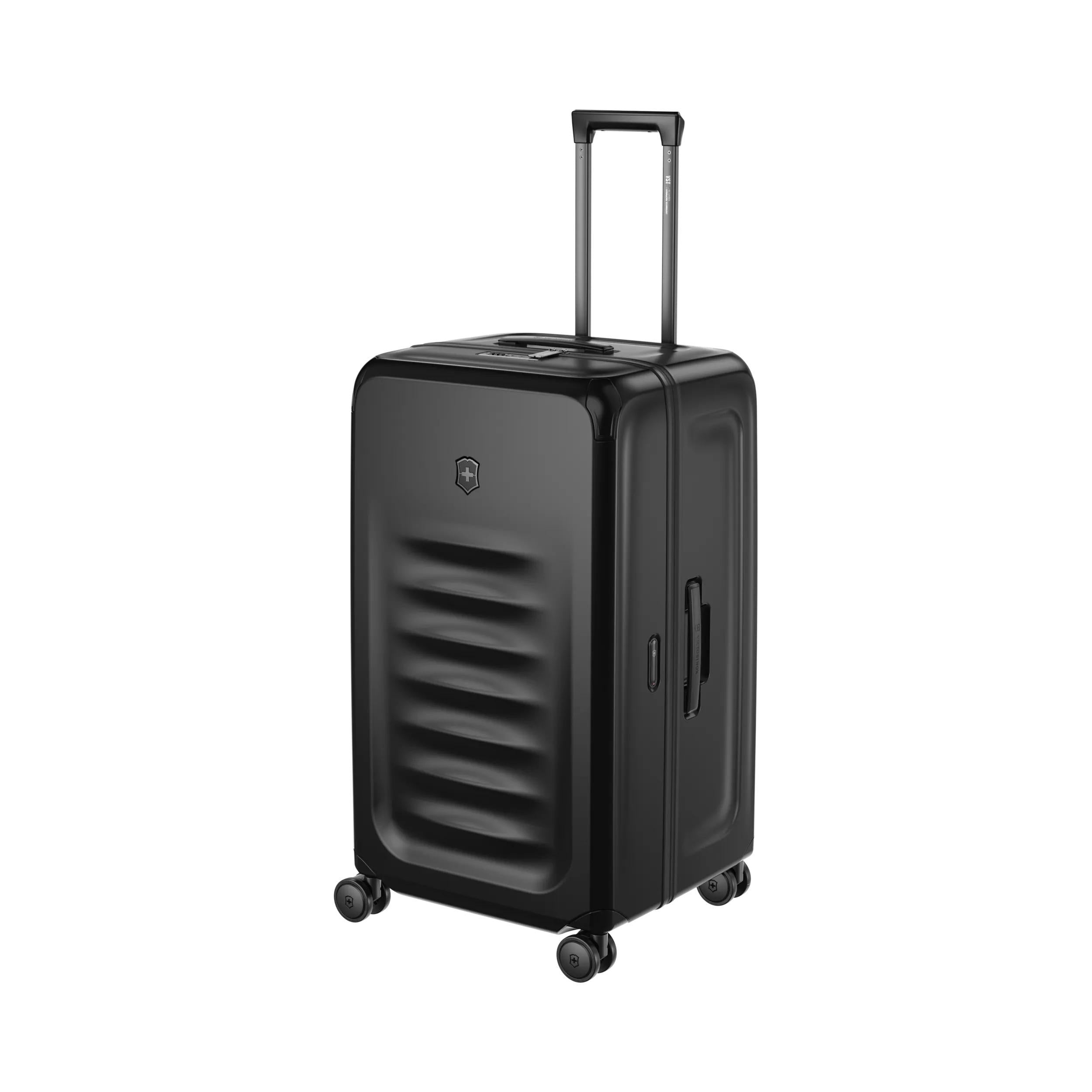 Victorinox Spectra 3.0 Trunk Large Case in Black — angle view 5