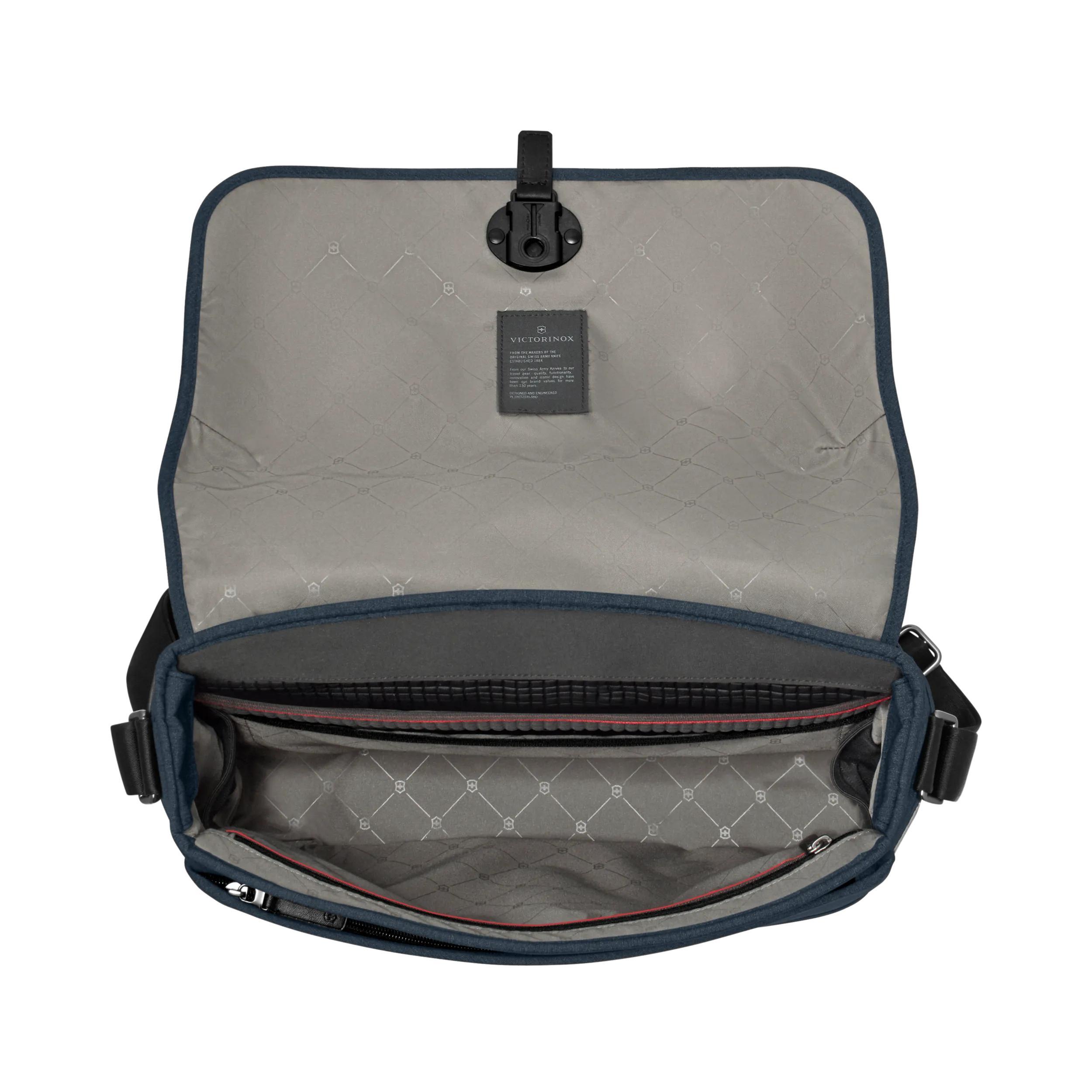 Victorinox Architecture Urban2 Messenger in Blue / Black — detail view 2