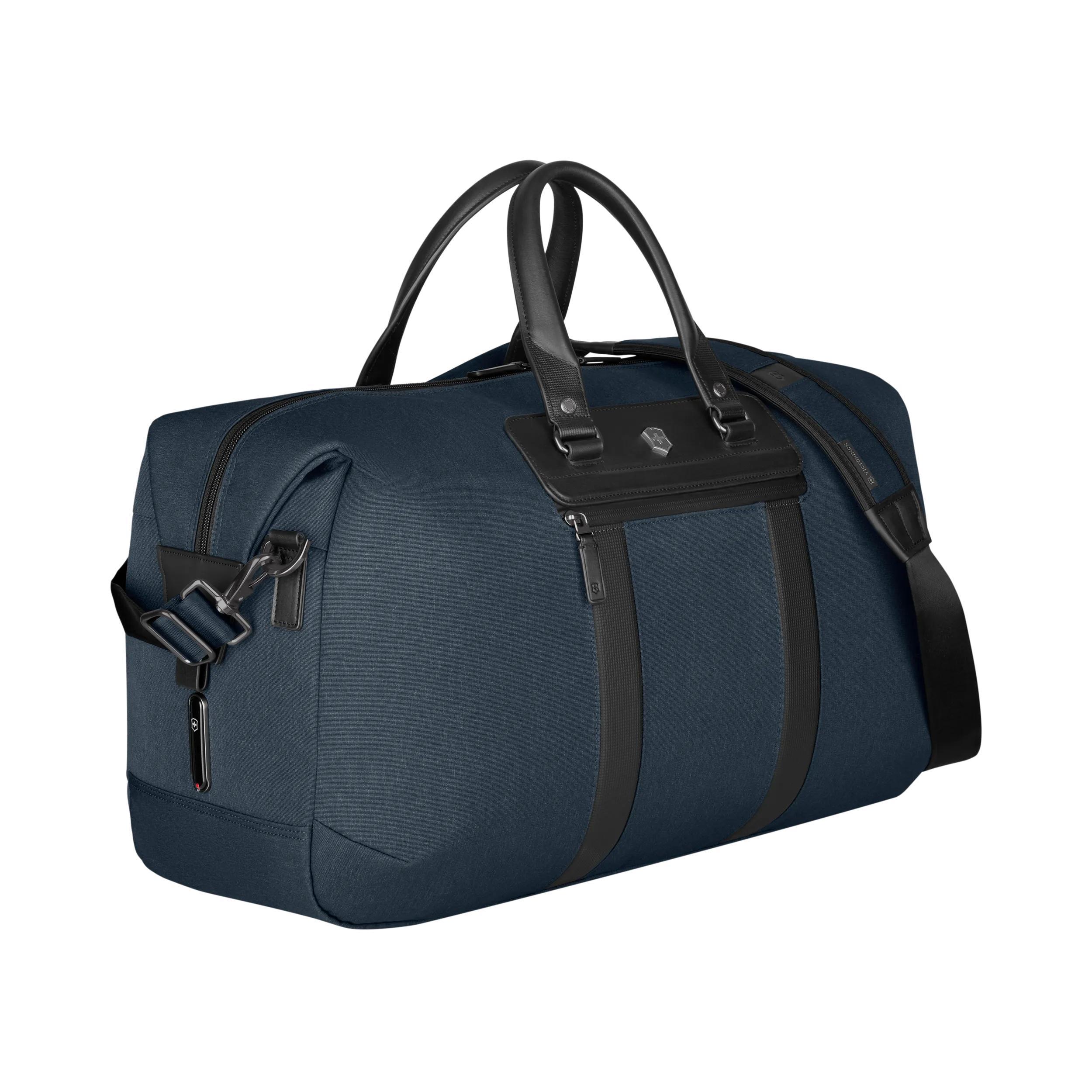 Victorinox Architecture Urban2 Weekender in Blue / Black — angle view 7