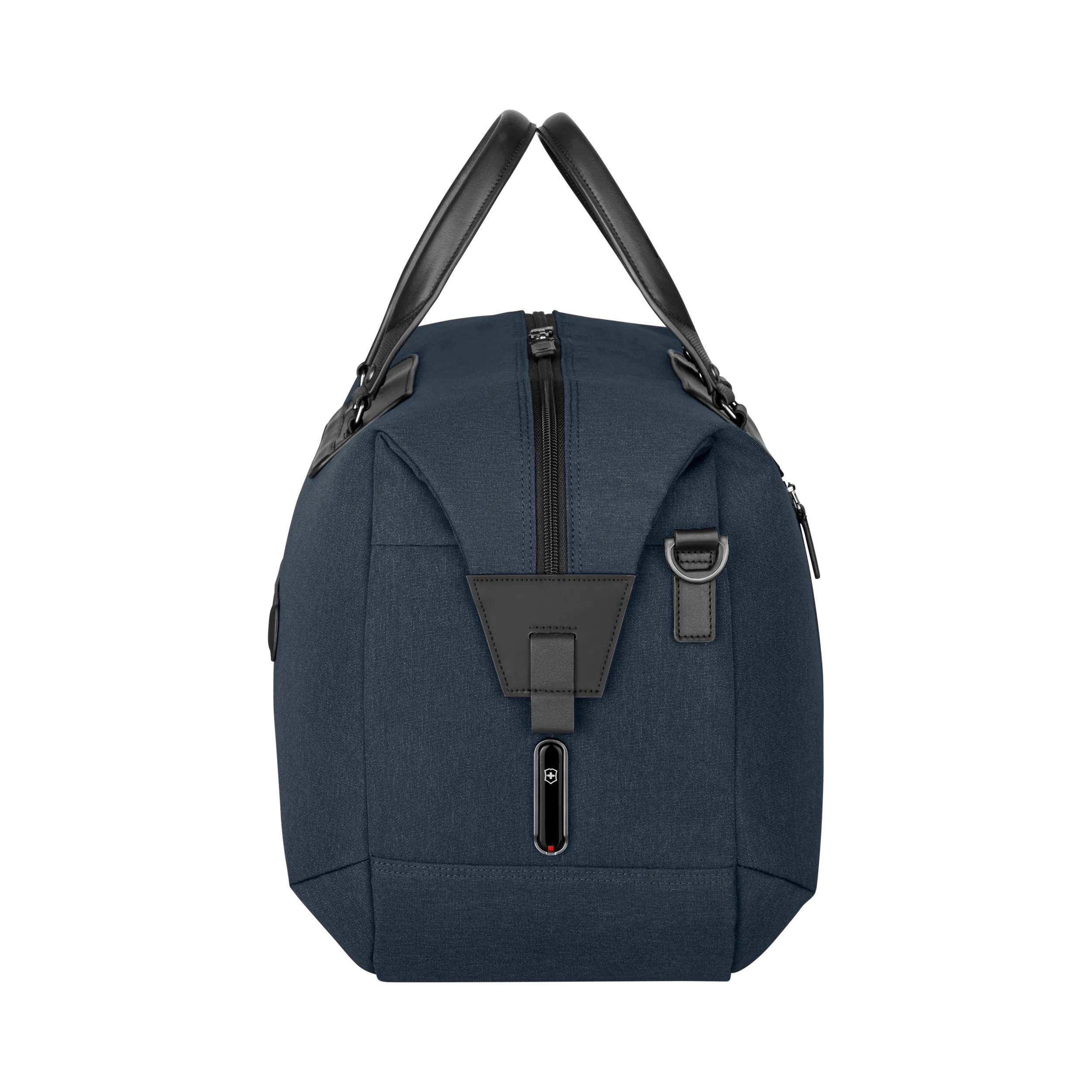 Victorinox Architecture Urban2 Weekender in Blue / Black — angle view 10