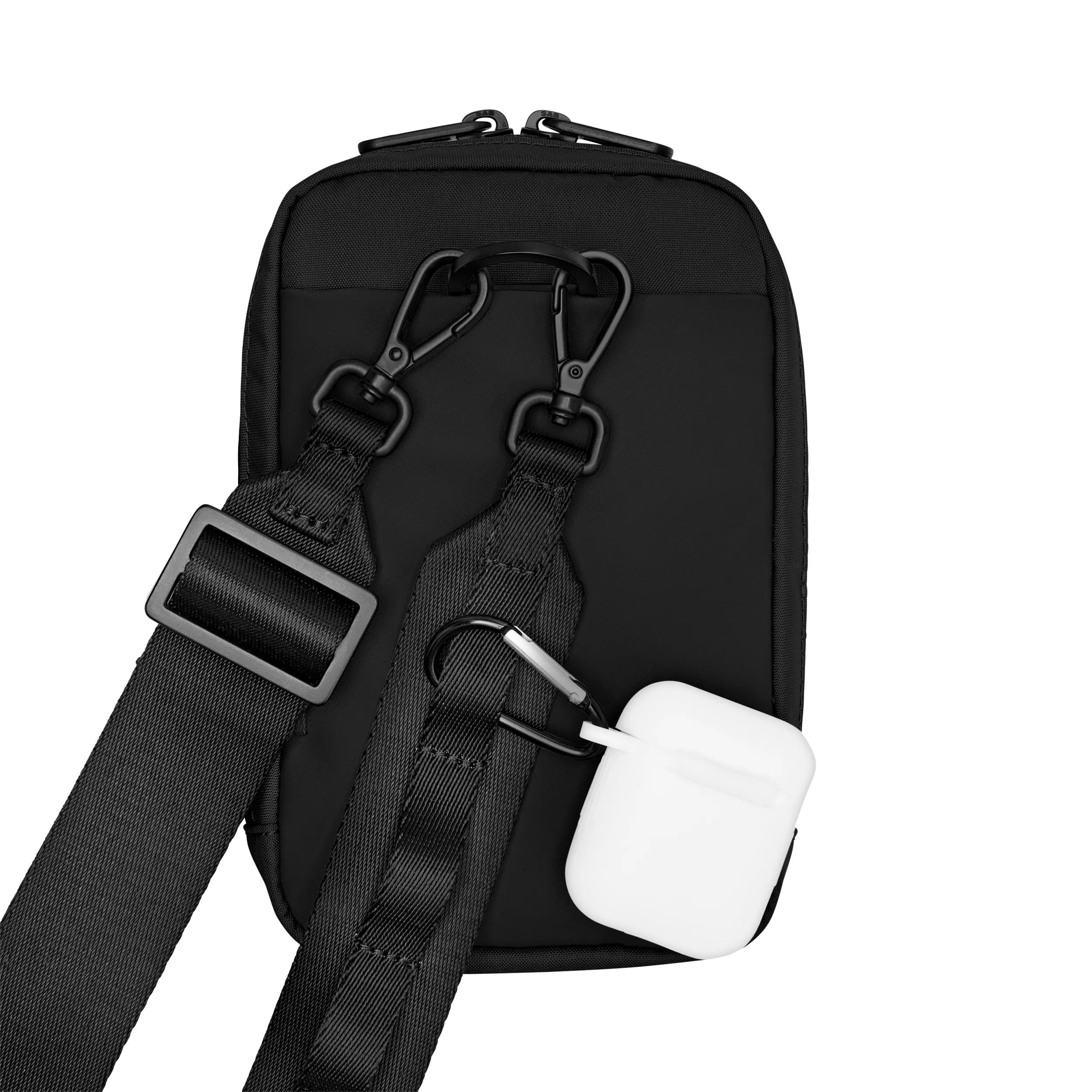 Victorinox Travel Essentials City Pouch in Black — detail view