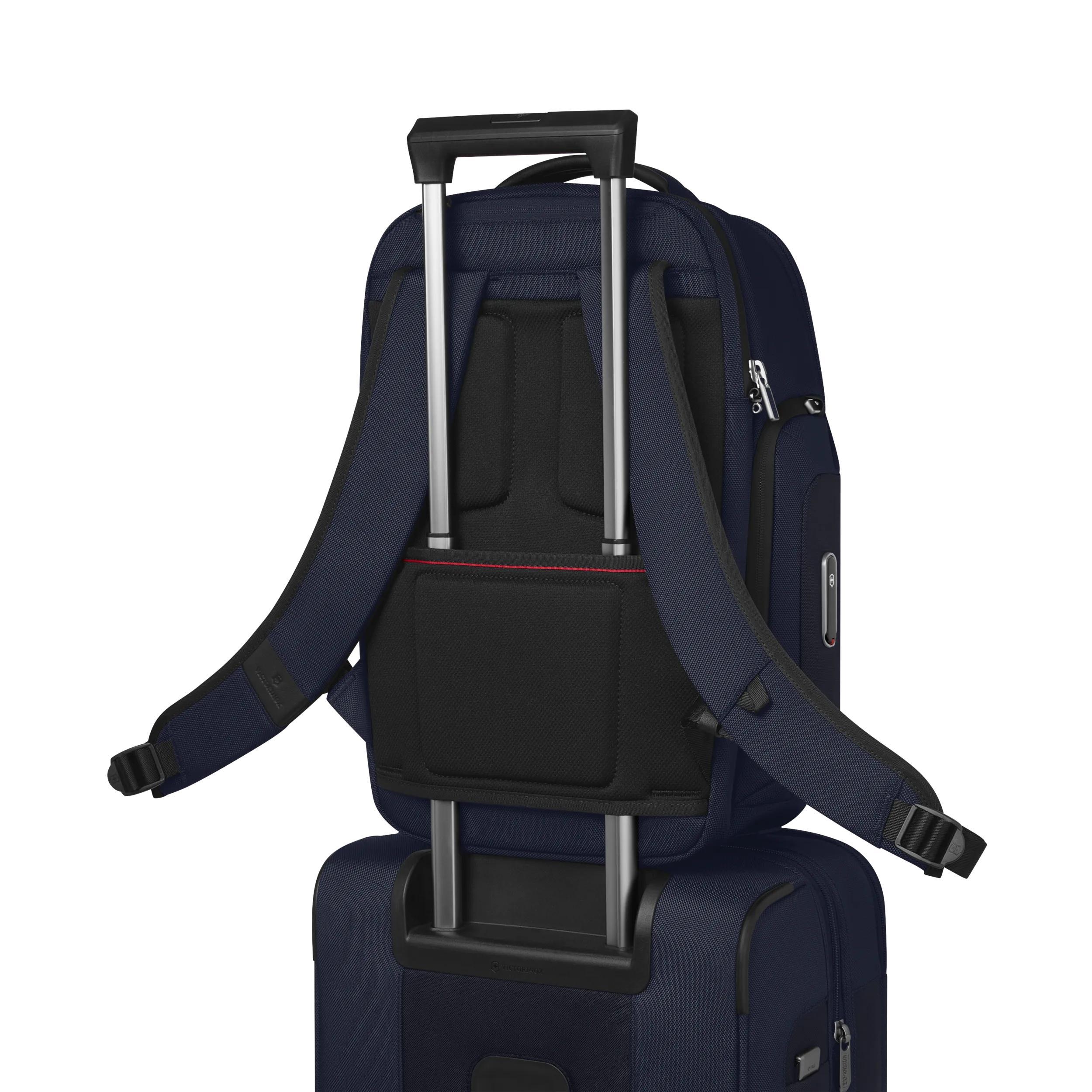 Victorinox Werks Traveler 7.0 Deluxe Backpack in Navy Blue — detail view