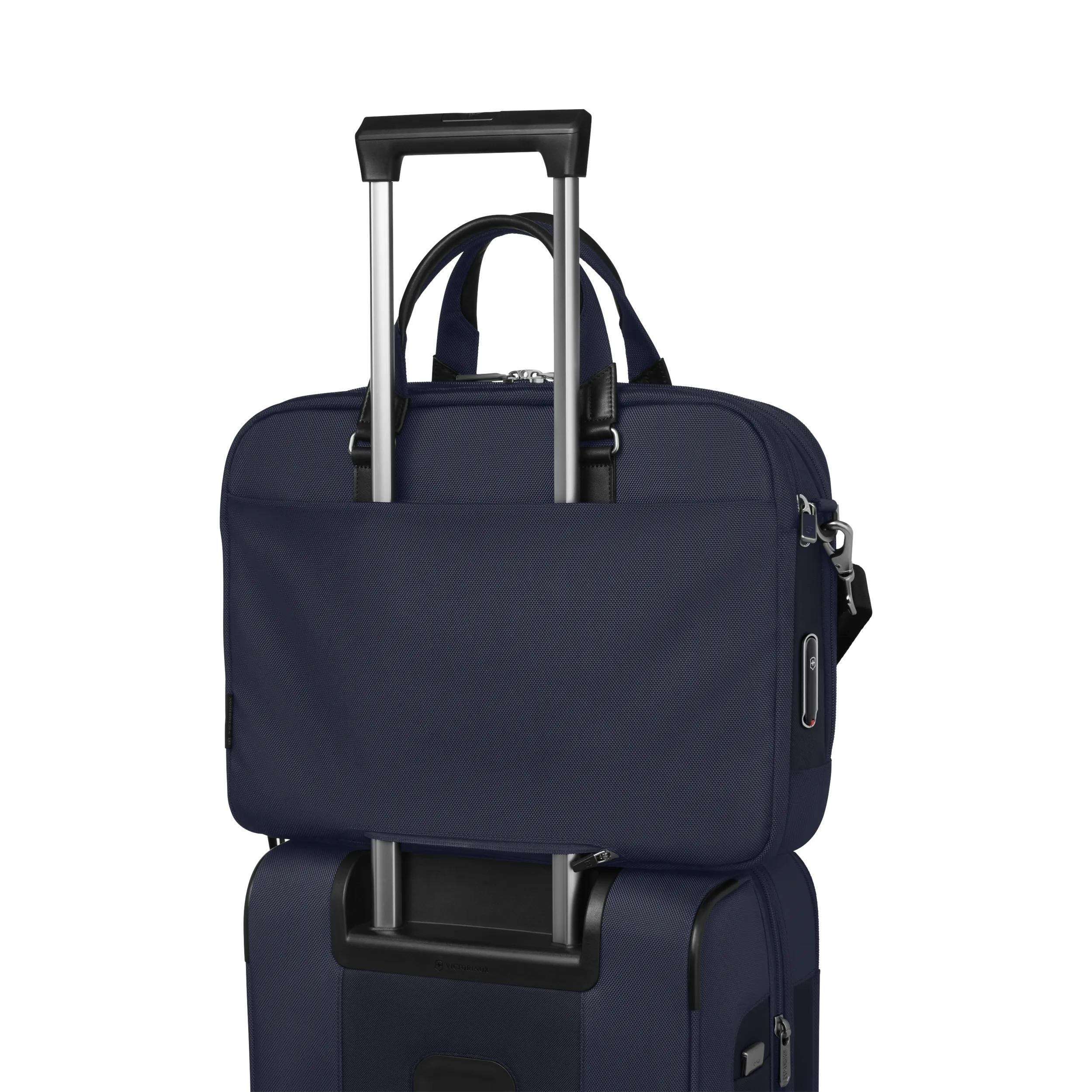 Victorinox Werks Traveler 7.0 Deluxe Briefcase in Navy Blue — detail view