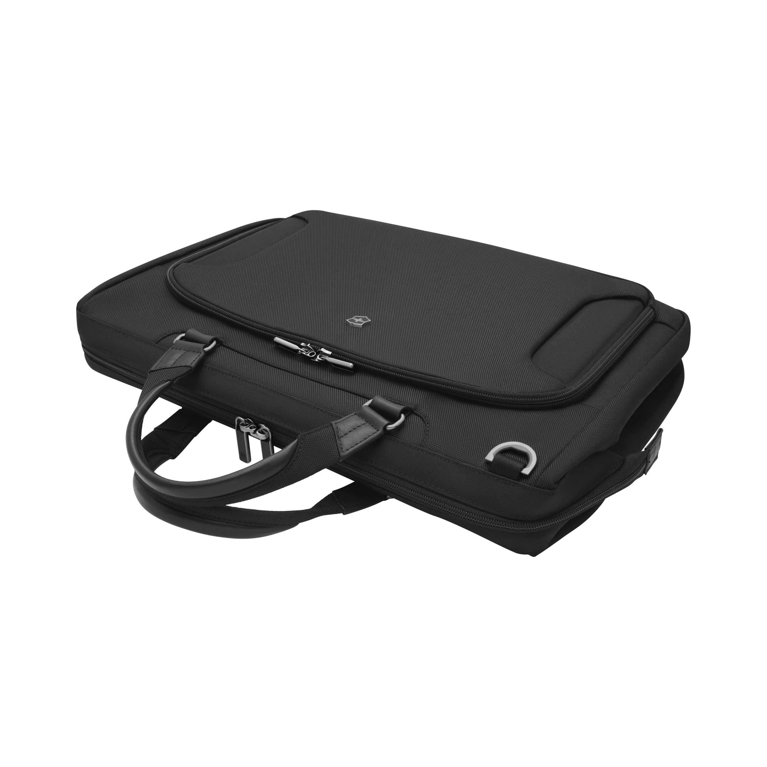 Victorinox Werks Traveler 7.0 Weekender in Black — interior view 3