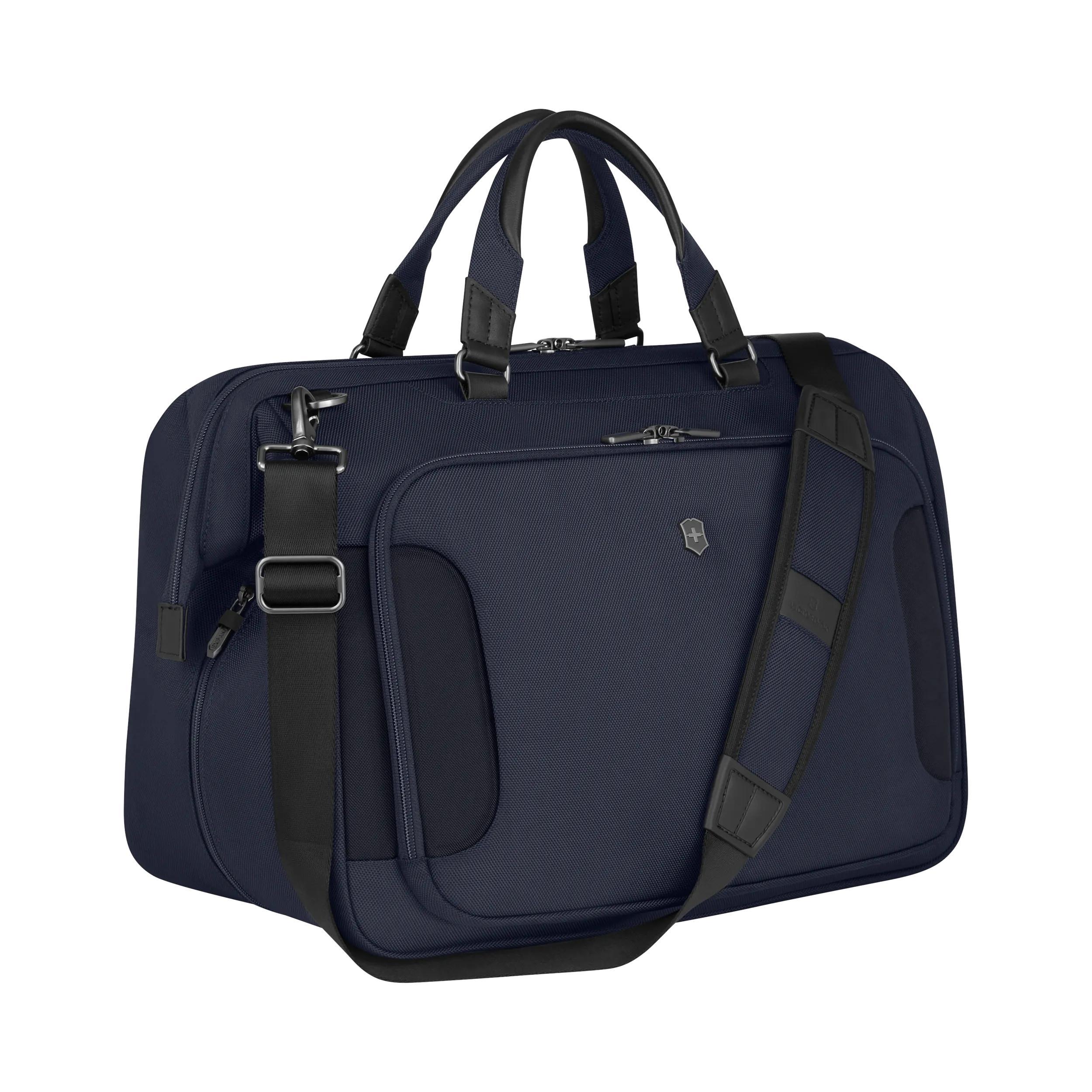 Victorinox Werks Traveler 7.0 Weekender in Navy Blue — angle view 3