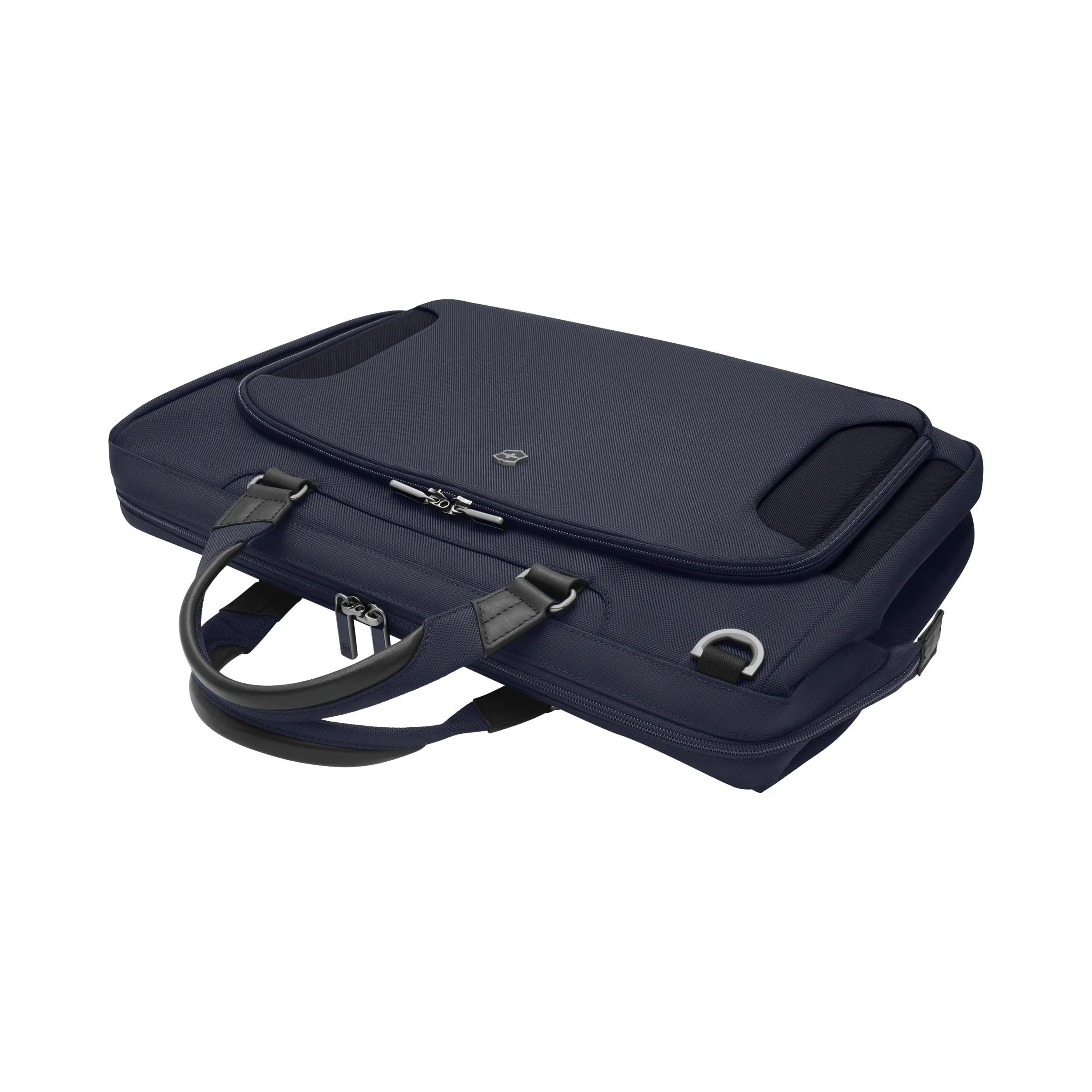 Victorinox Werks Traveler 7.0 Weekender in Navy Blue — interior view 3