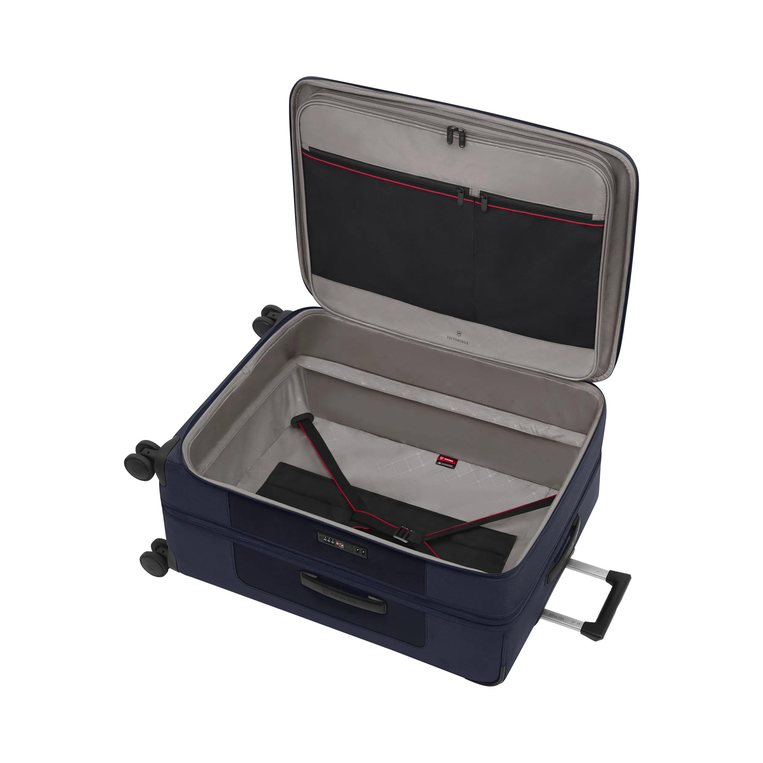 Victorinox Werks Traveler 7.0 Large Case in Blue — interior view