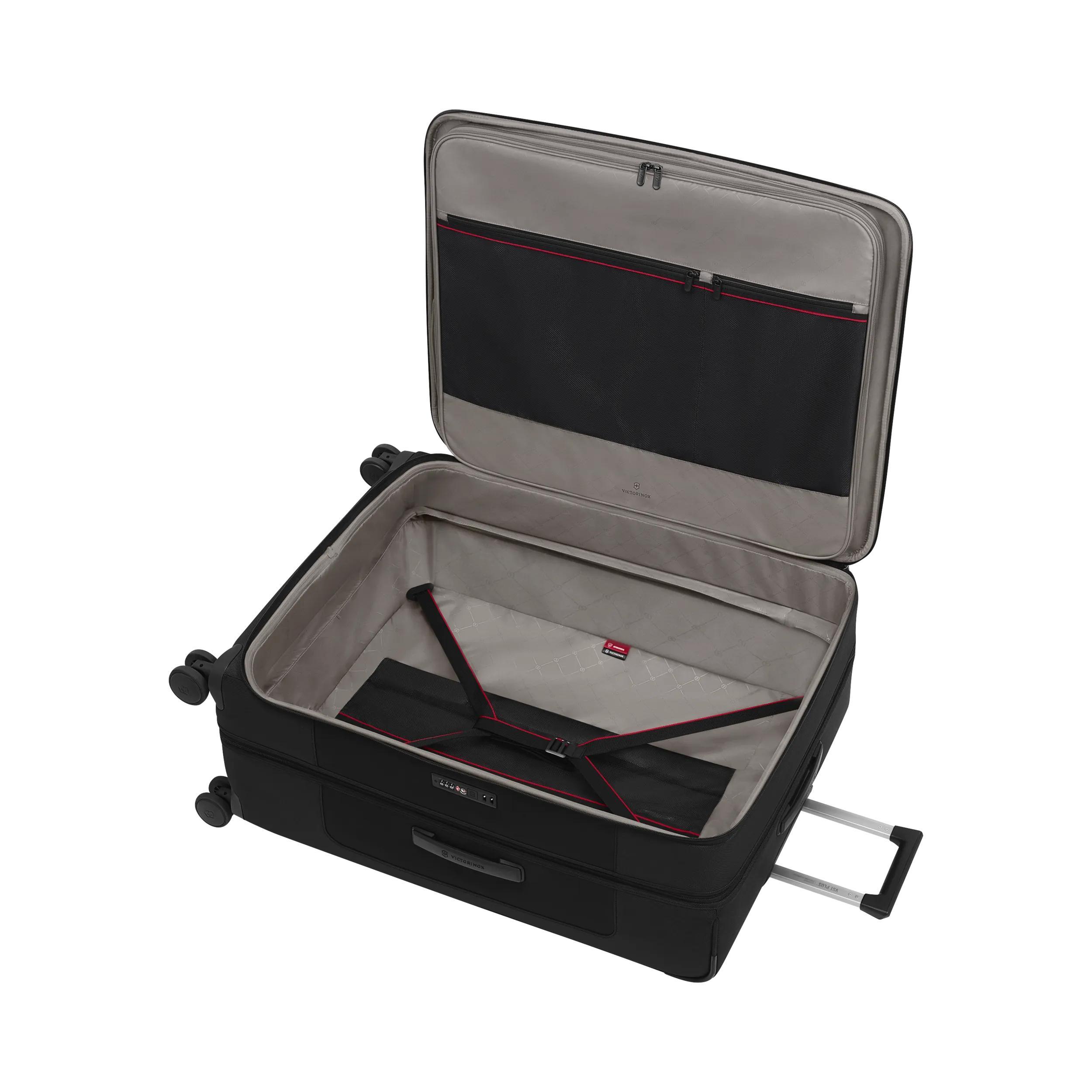 Victorinox Werks Traveler 7.0 Extra Large Case in Black — interior view