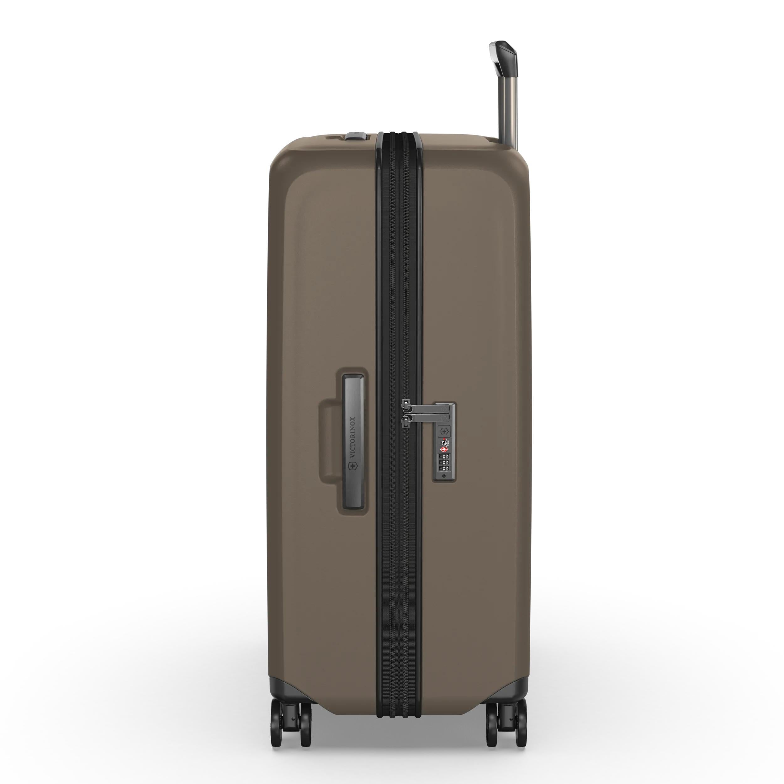 Victorinox Airox Advanced Large Case in Brown — angle view 5