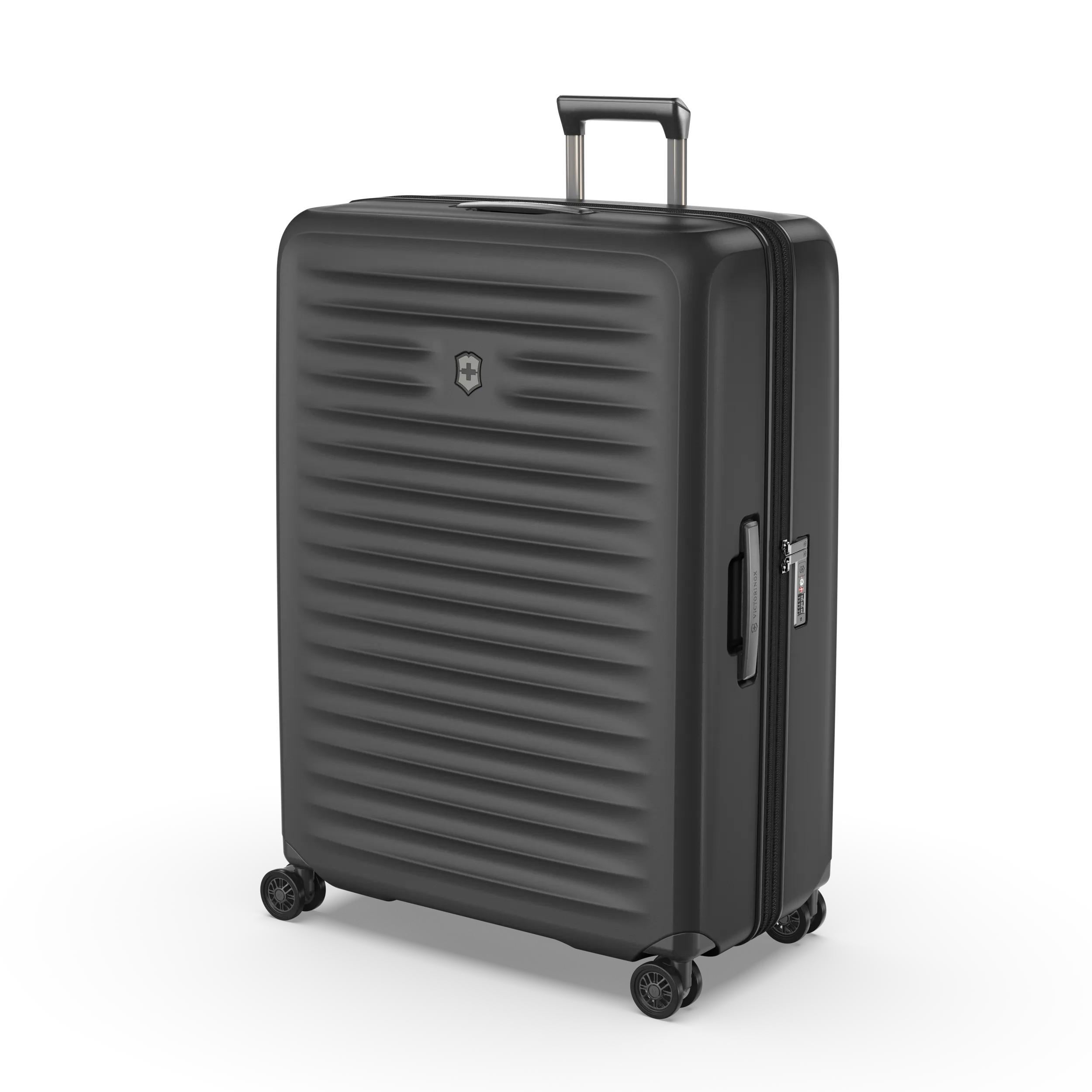 Victorinox Airox Advanced Extra Large Case in Black — angle view 3