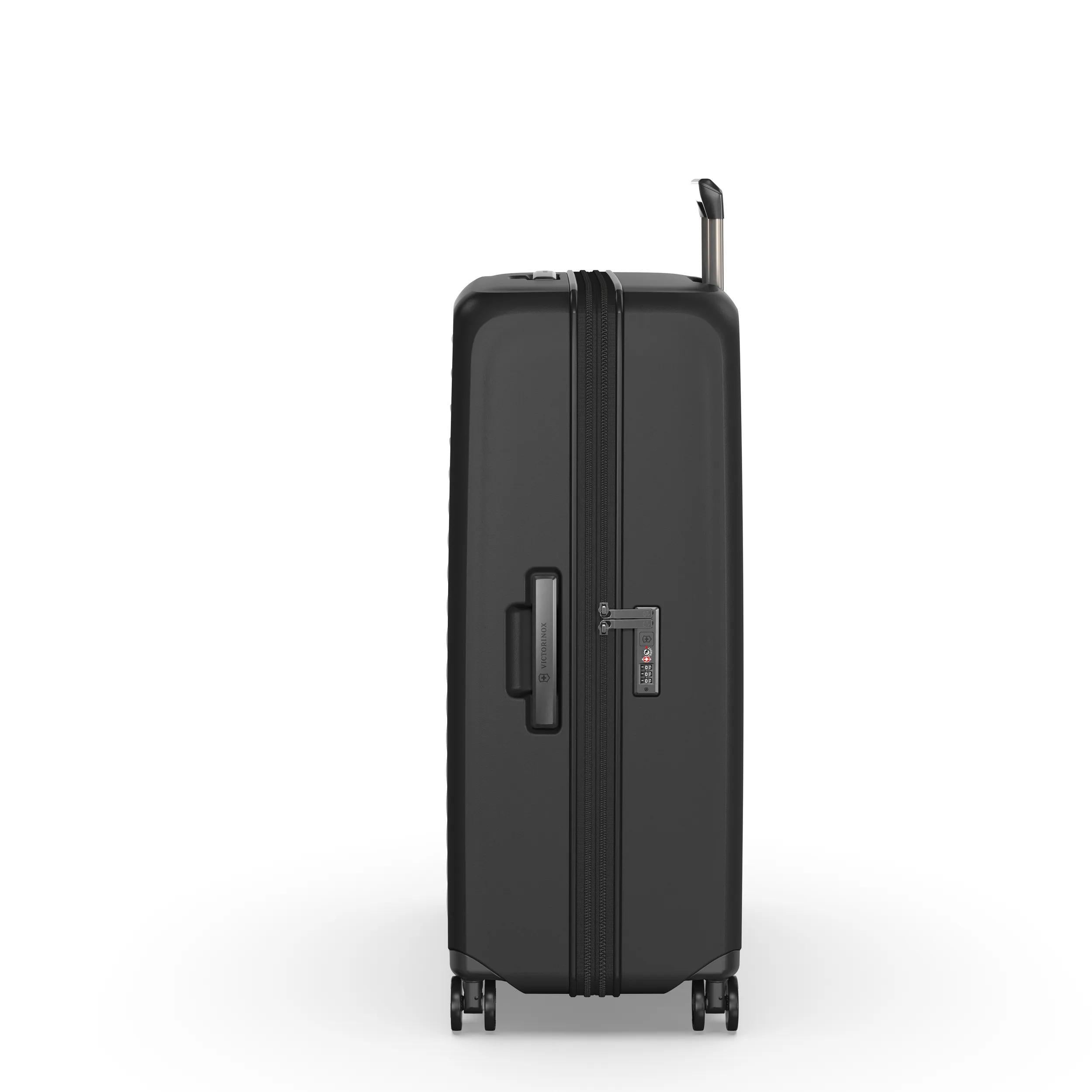 Victorinox Airox Advanced Extra Large Case in Black — angle view 5