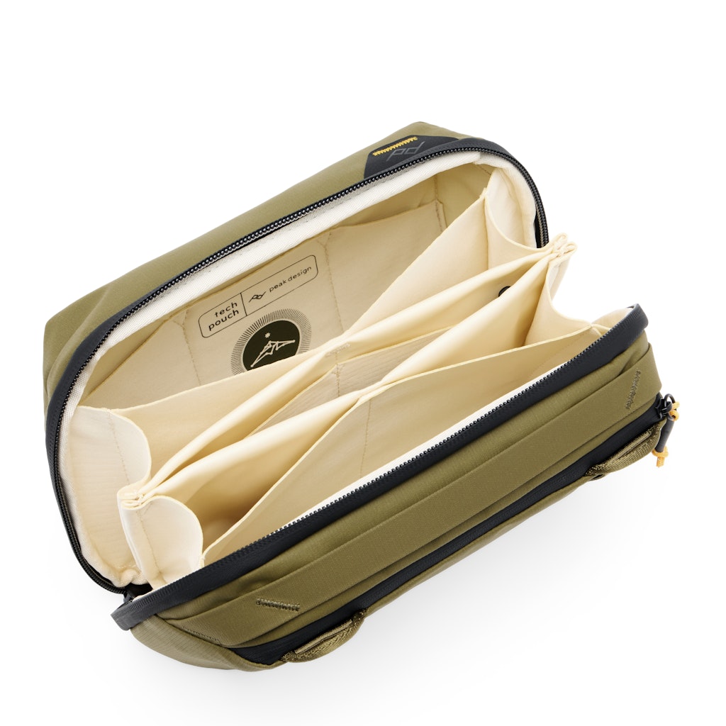 Peak Design Tech Pouch in Kelp — interior view