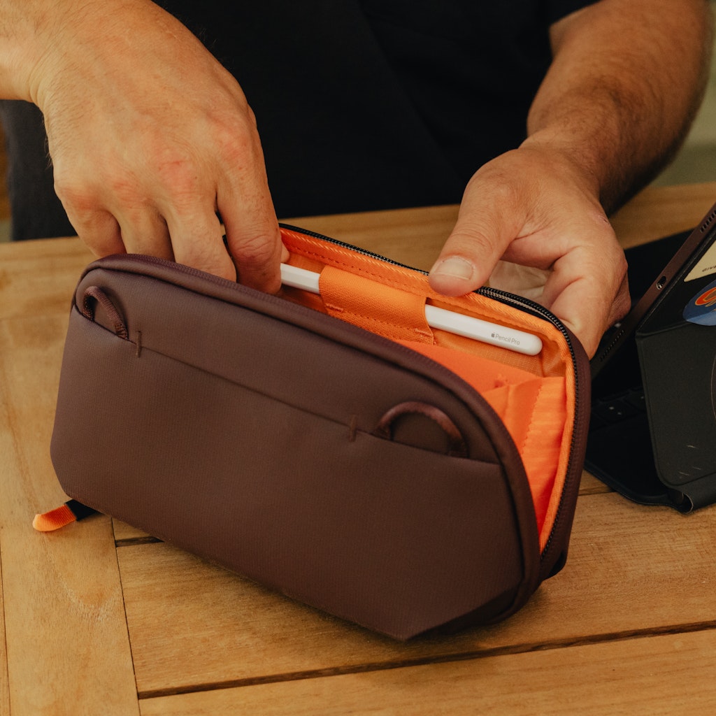 Peak Design Small Tech Pouch in Eclipse — interior view 2 # color_Eclipse