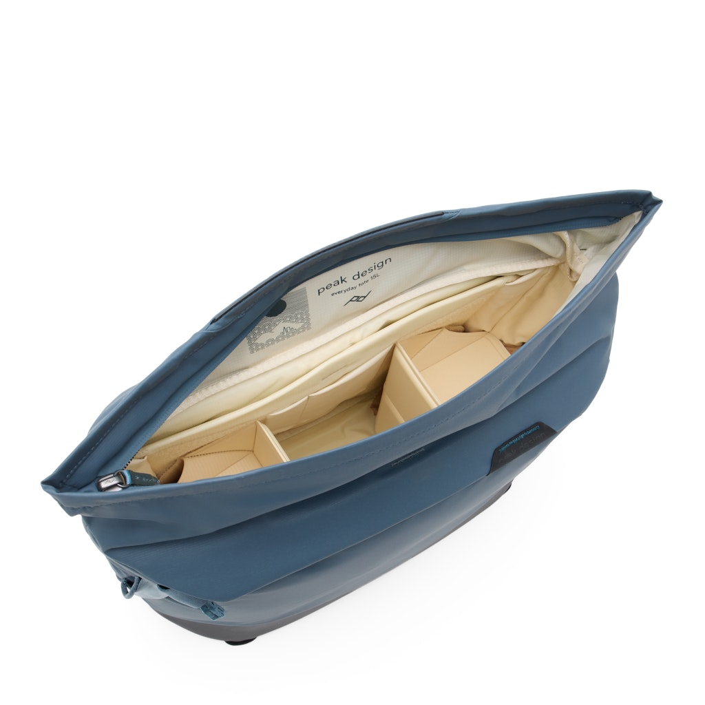 Peak Design Everyday Tote 15L in Ocean — interior view # color_Ocean