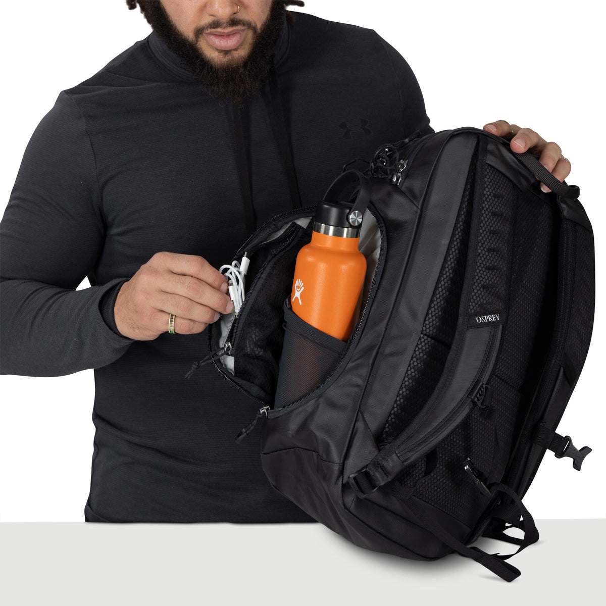 Osprey Transporter Panel Loader Backpack 20L in Raven Black — detail view 3
