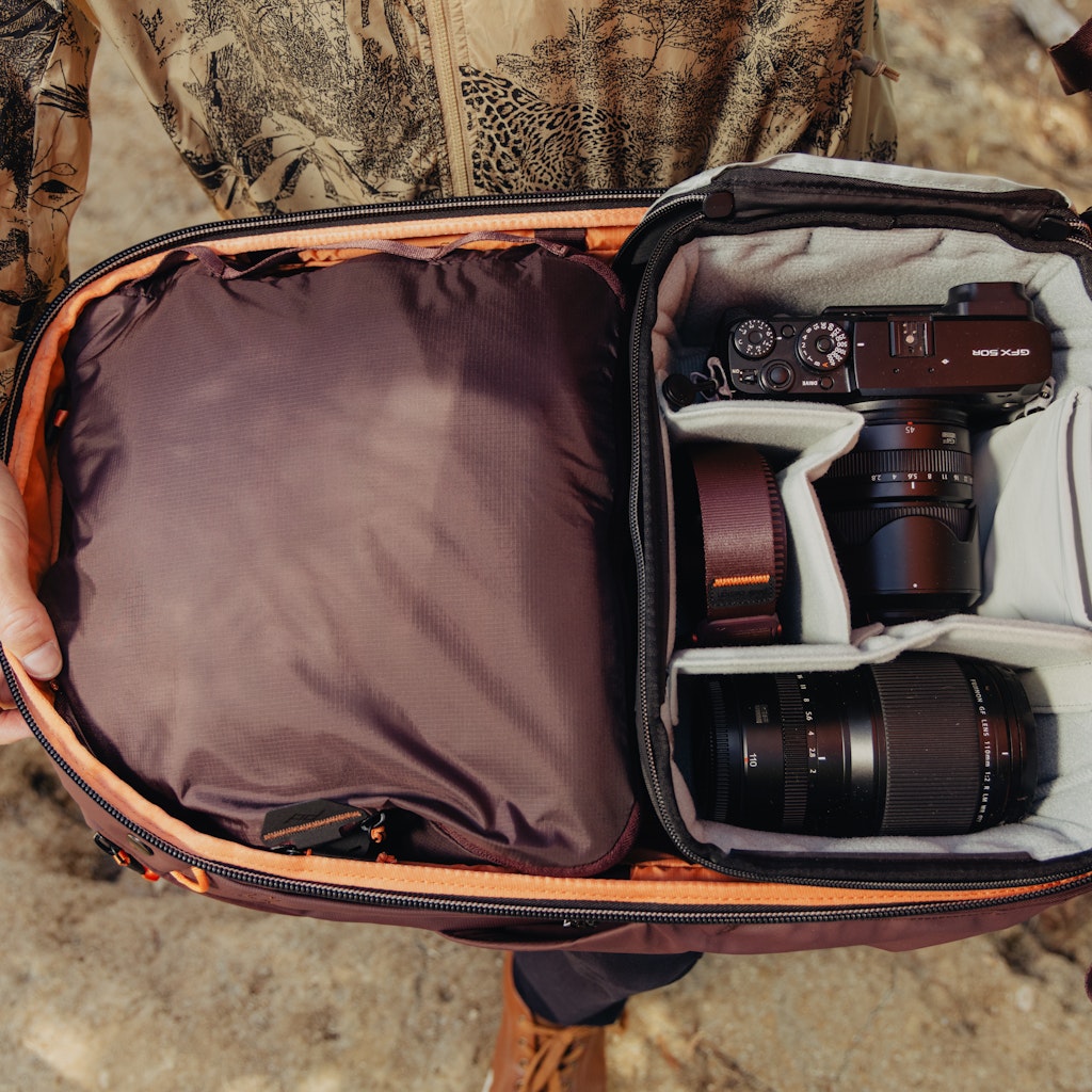 Peak Design Travel Backpack 45L in Eclipse — interior view 3