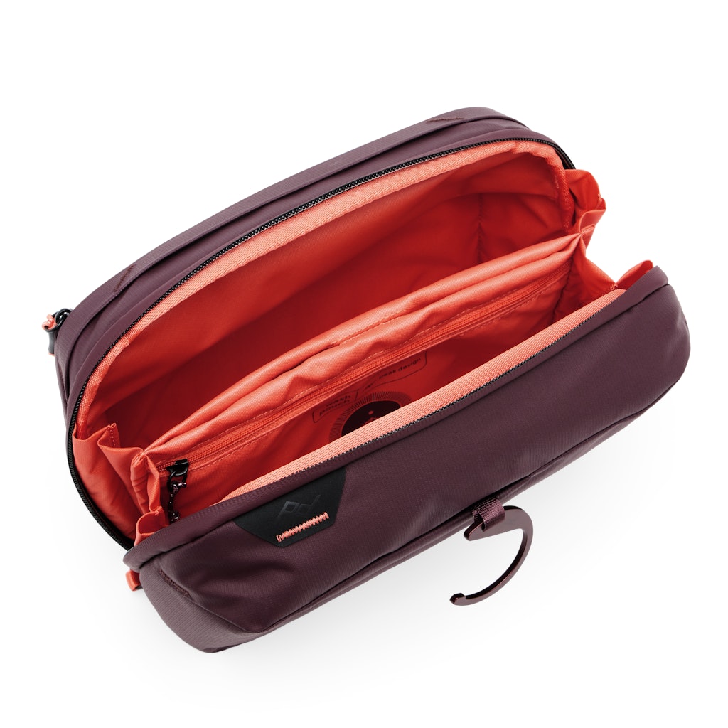 Peak Design Wash Pouch in Eclipse — interior view