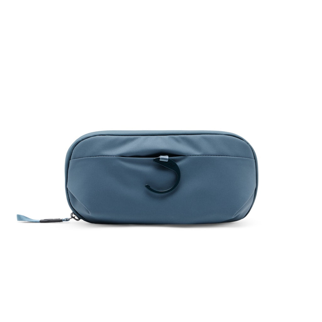 Peak Design Wash Pouch Small in Ocean — detail view # color_Ocean