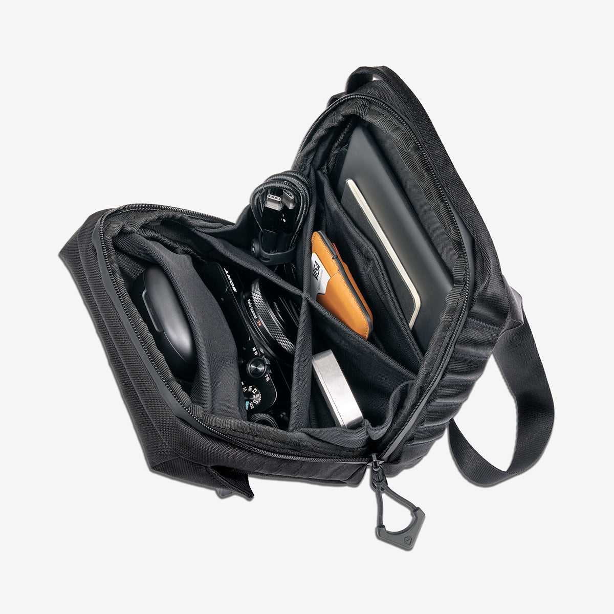 WANDRD X1 Cross Body Large in Black — interior view