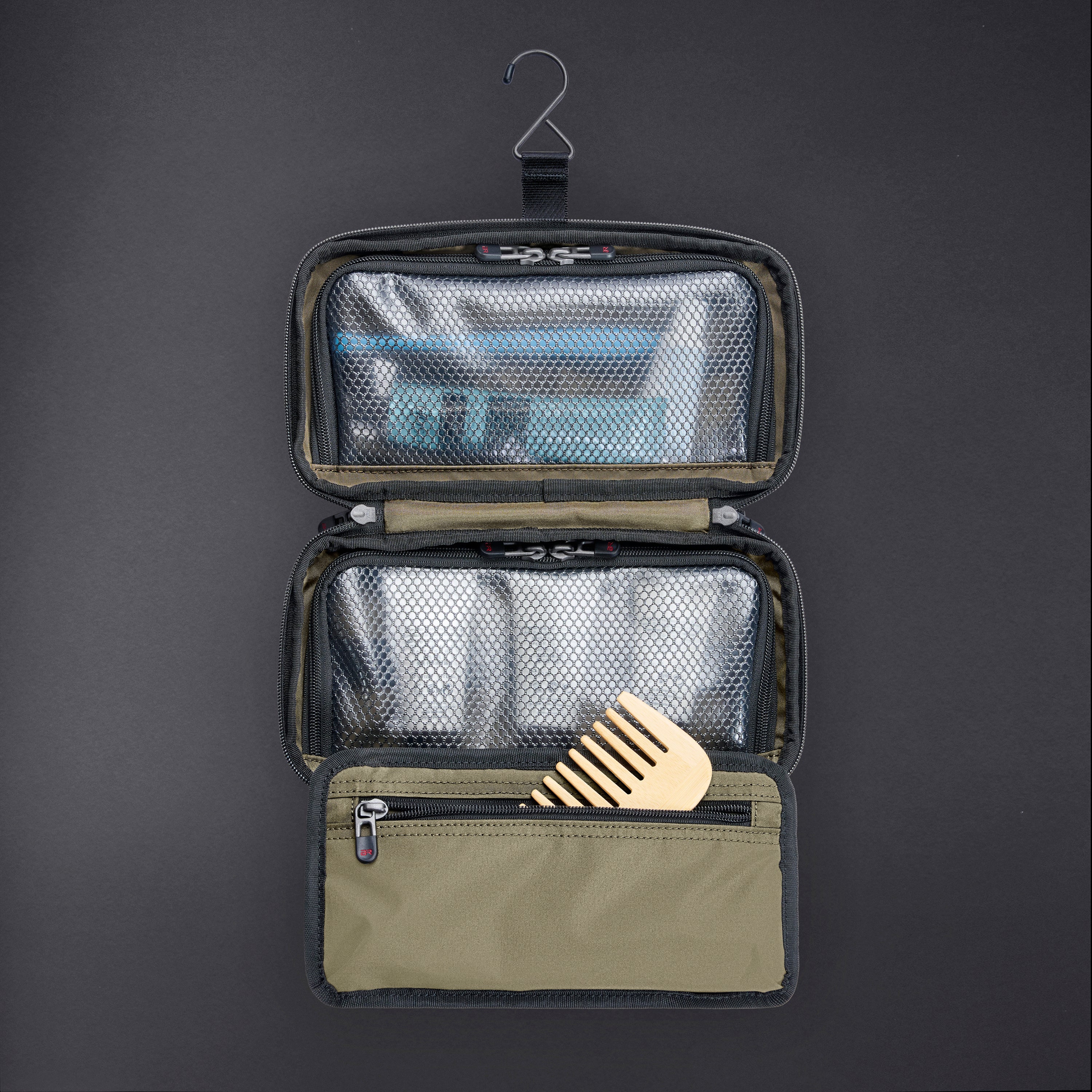 Briggs & Riley ZDX Hanging Toiletry Kit - Black