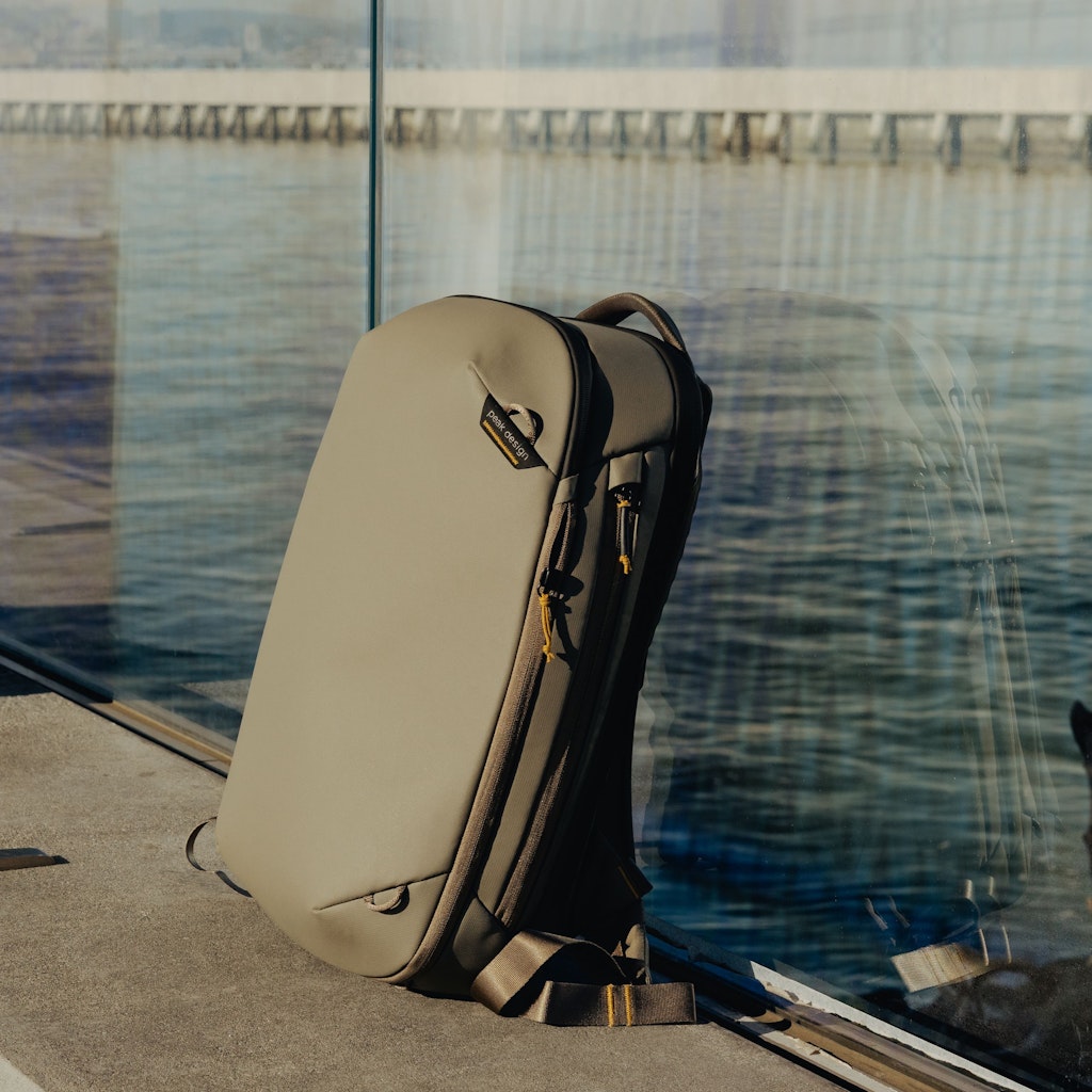 Peak Design Travel Backpack 20L - Stone detail