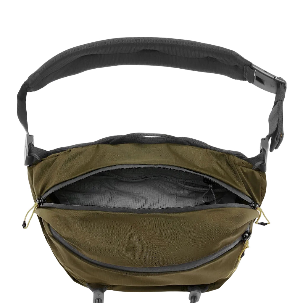 Peak Design Outdoor Sling 7L in Kelp — interior view # color_Kelp