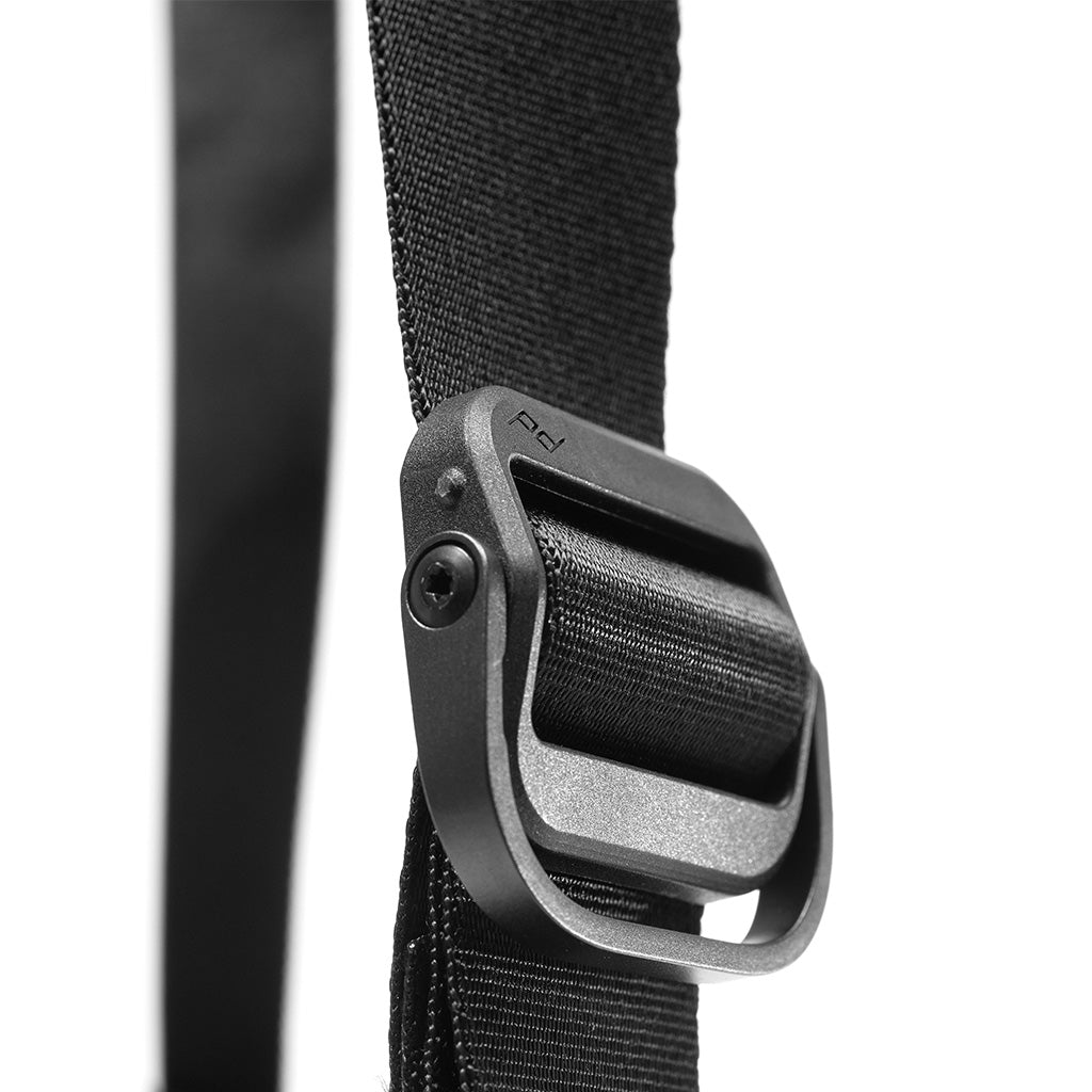 Peak Design Everyday Tote 15L in Black — detail view 2 # color_Black