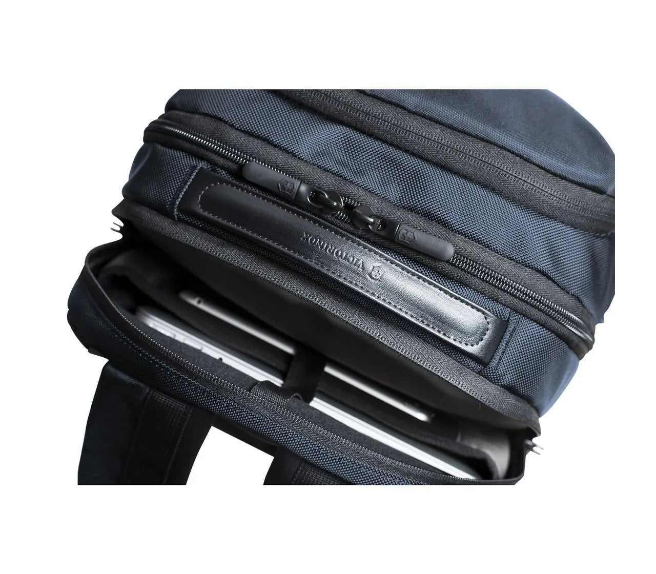Victorinox Altmont Professional Deluxe Travel Laptop Backpack image 10