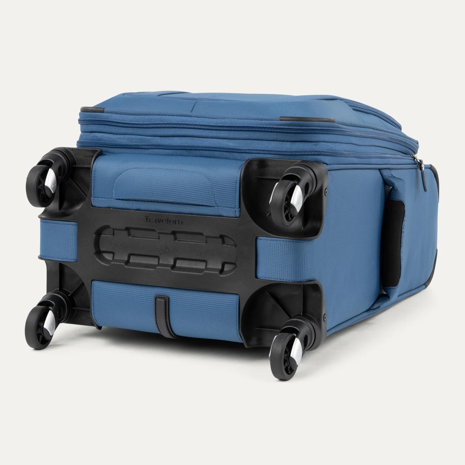 Travelpro Maxlite 5 21" Expandable Carry-On Spinner image 10