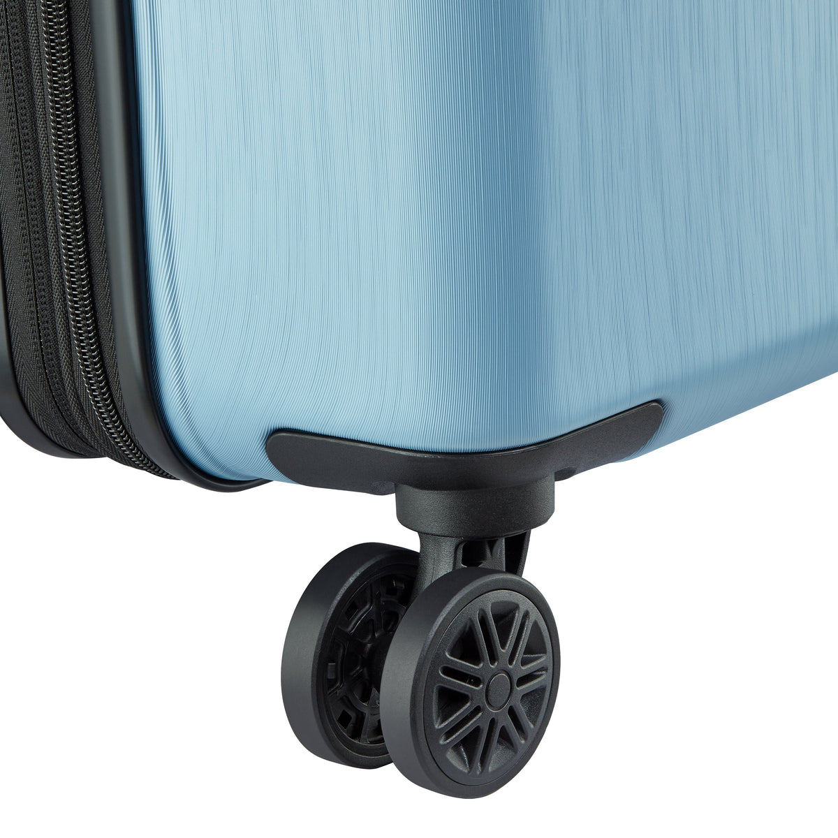 Delsey Cosmique Medium Expandable Spinner in Light Blue — detail view 2