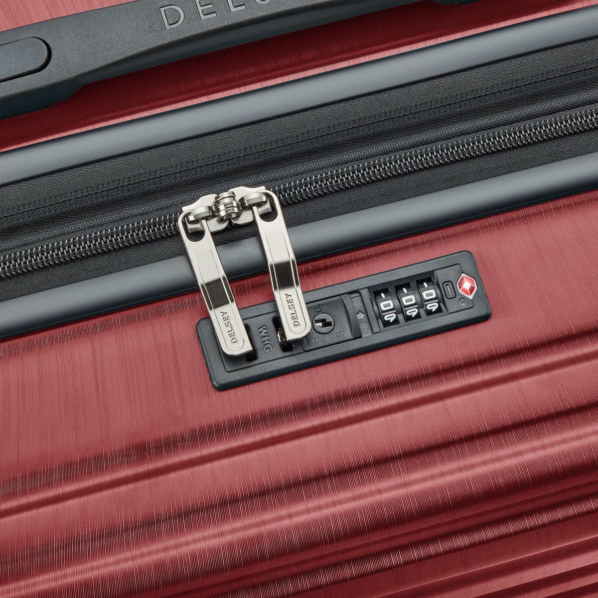 Delsey Cosmique Medium Expandable Spinner in Syrah Red — detail view