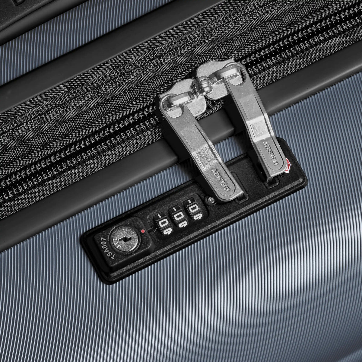 Delsey Cruise 3.0 Medium Expandable Spinner in Graphite — detail view 2 # color_Graphite