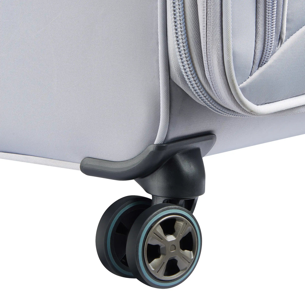 Delsey Cruise 3.0 Softside Large Expandable Spinner in Platinum — detail view # color_Platinum