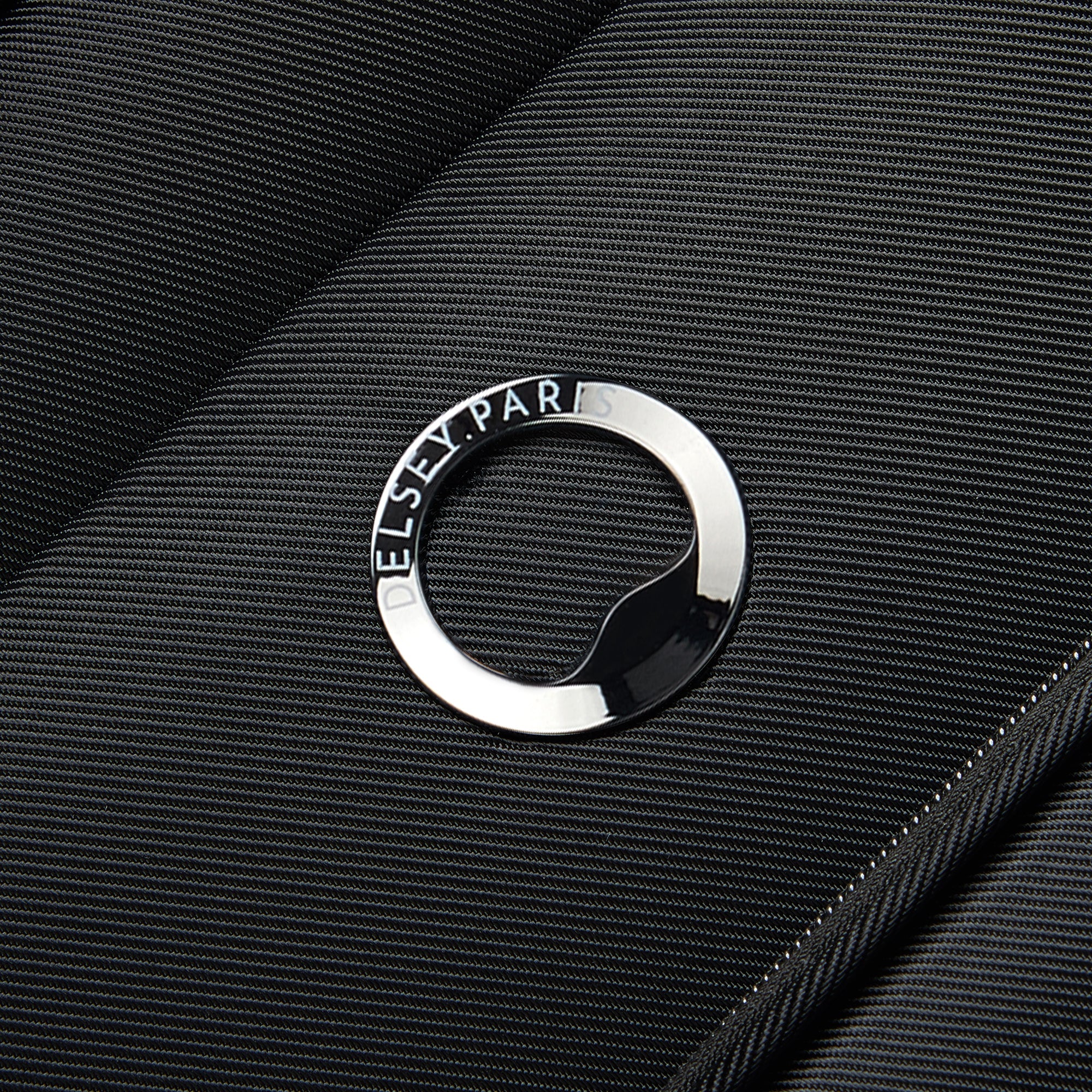 Delsey Sky Max 2.0 Medium Expandable Spinner in Black — detail view 3 # color_Black
