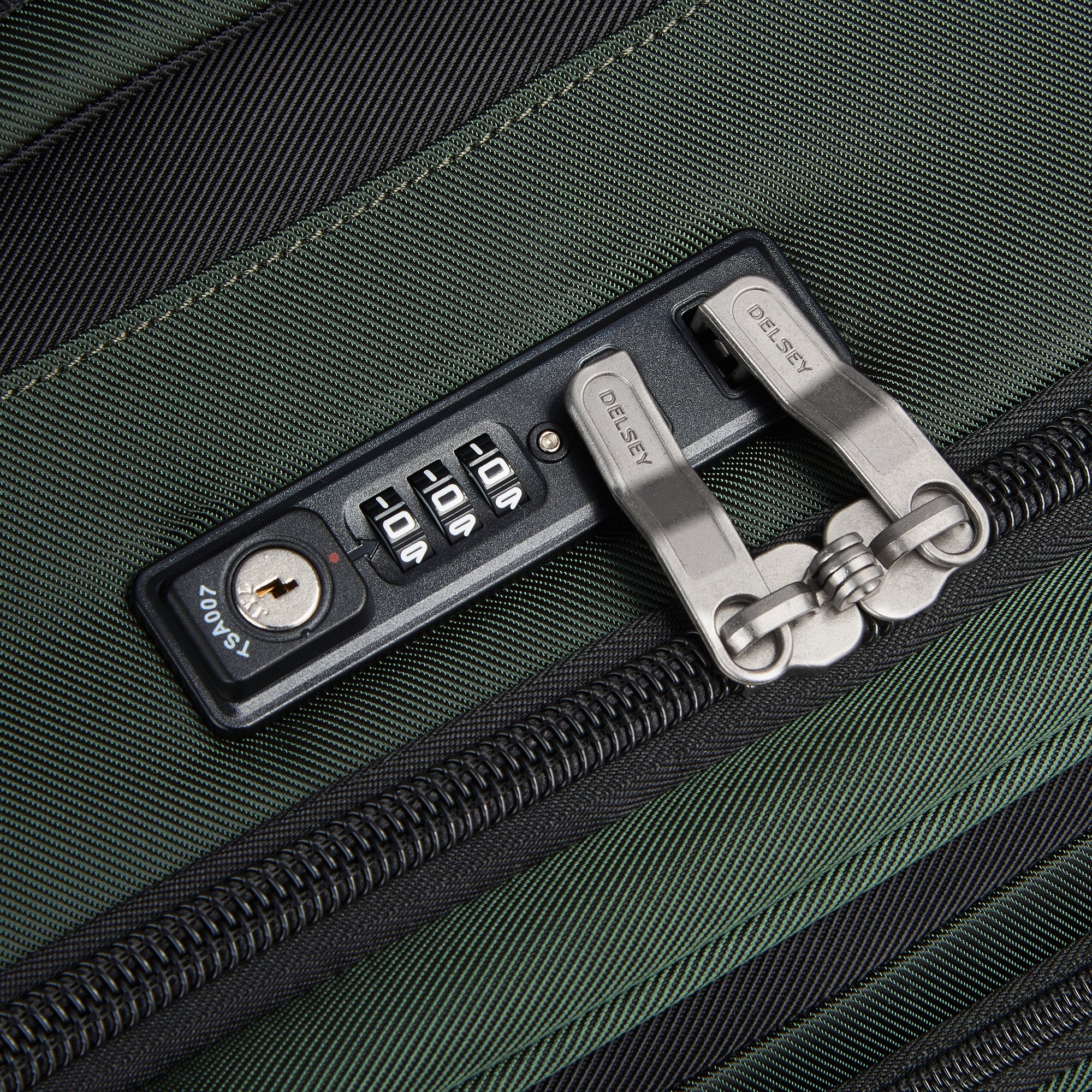 Delsey Sky Max 2.0 Medium Expandable Spinner in Green — detail view 2 # color_Green
