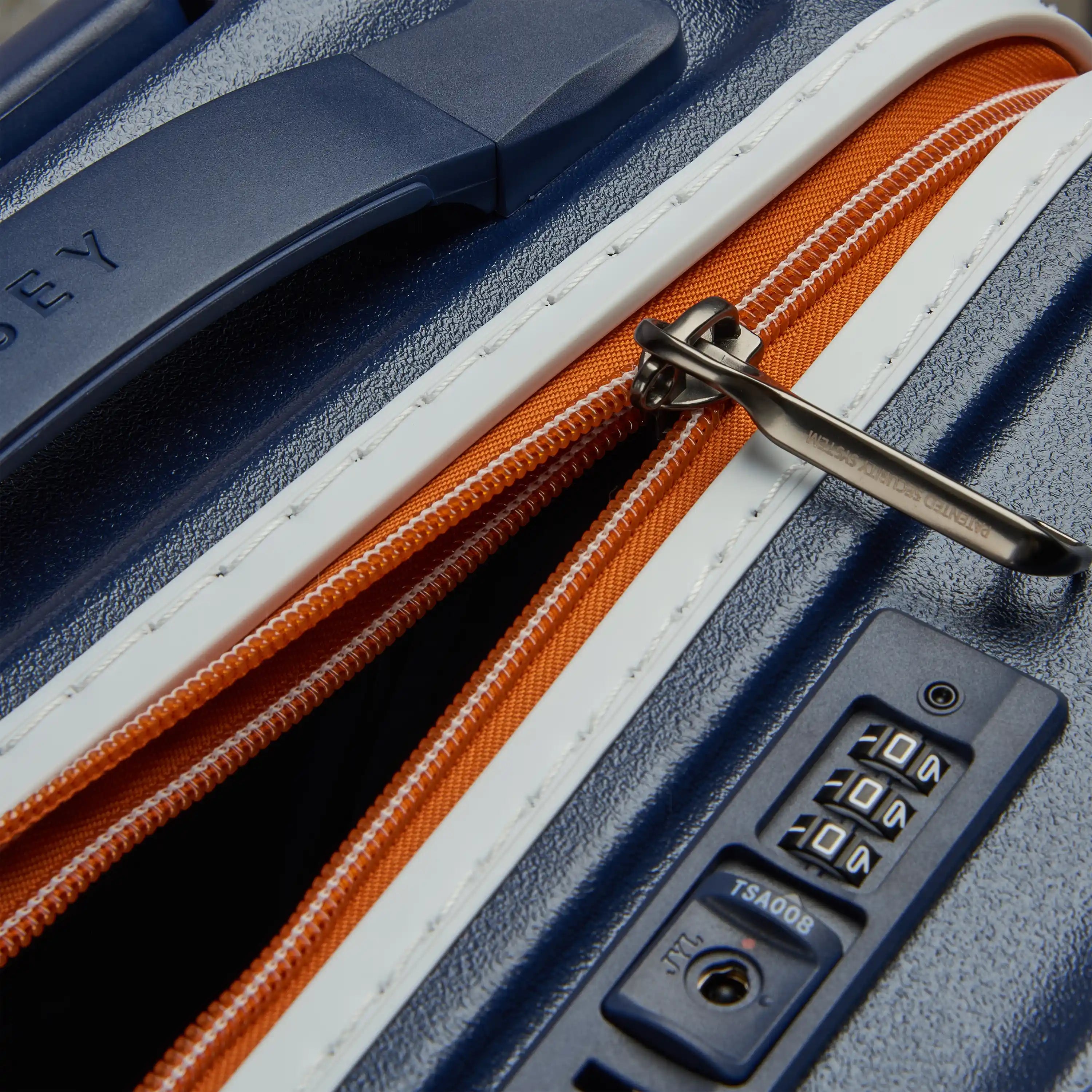 Delsey Turenne 2.0 Carry-On Spinner in Roland-Garros Limited Edition — interior view # color_Roland-Garros Limited Edition
