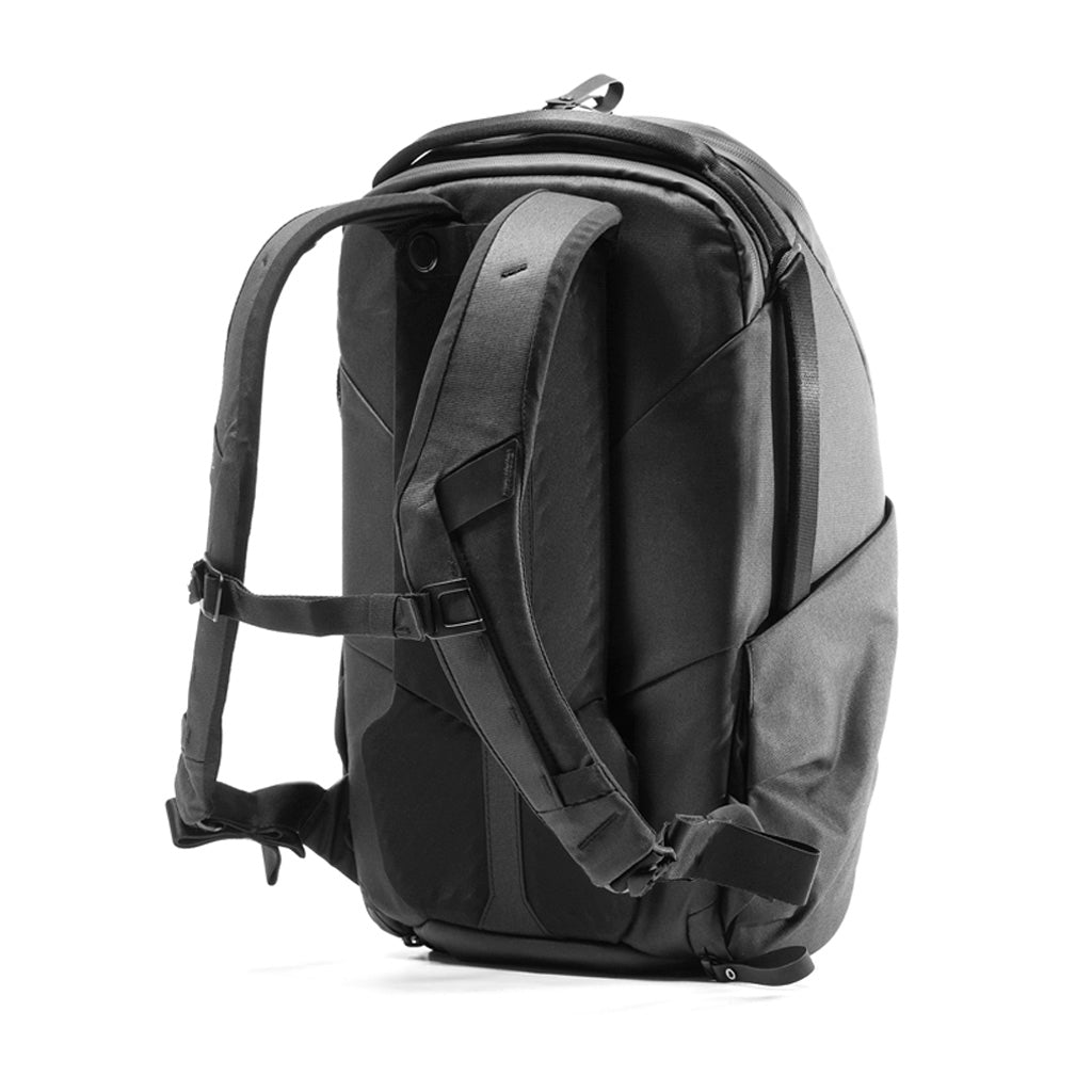 Peak Design Everyday Backpack Zip 20L in Black — detail view # color_Black