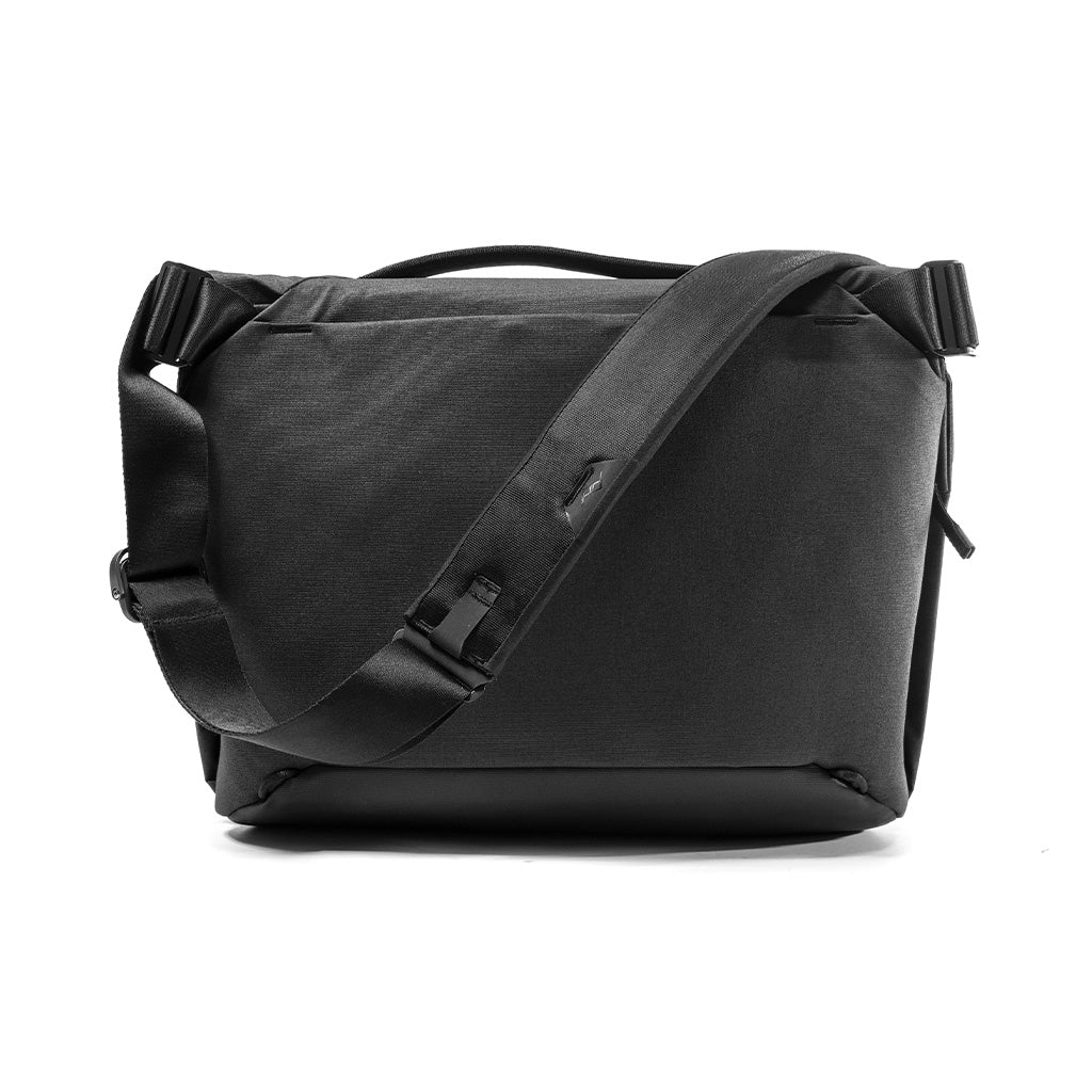 Peak Design Everyday Messenger 13L in Black — angle view 2 # color_Black