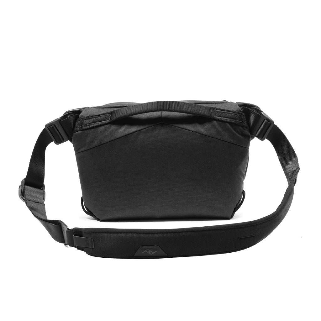Peak Design Everyday Sling 3L in Black — detail view # color_Black