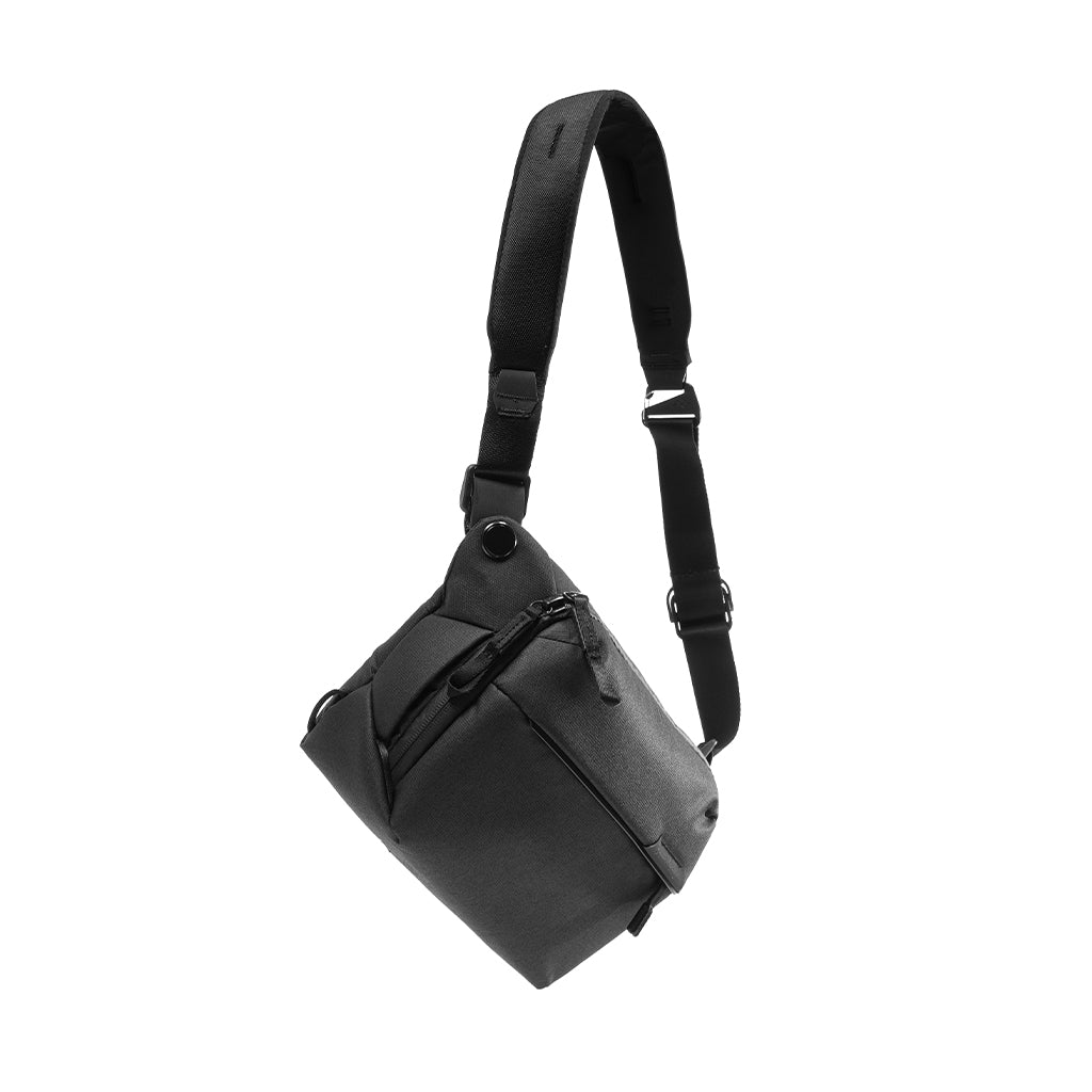 Peak Design Everyday Sling 10L in Black — angle view 3 # color_Black