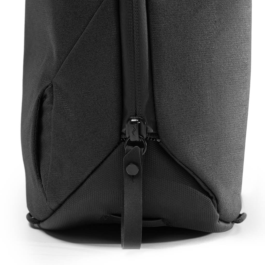 Peak Design Everyday Totepack 20L in Black — detail view # color_Black