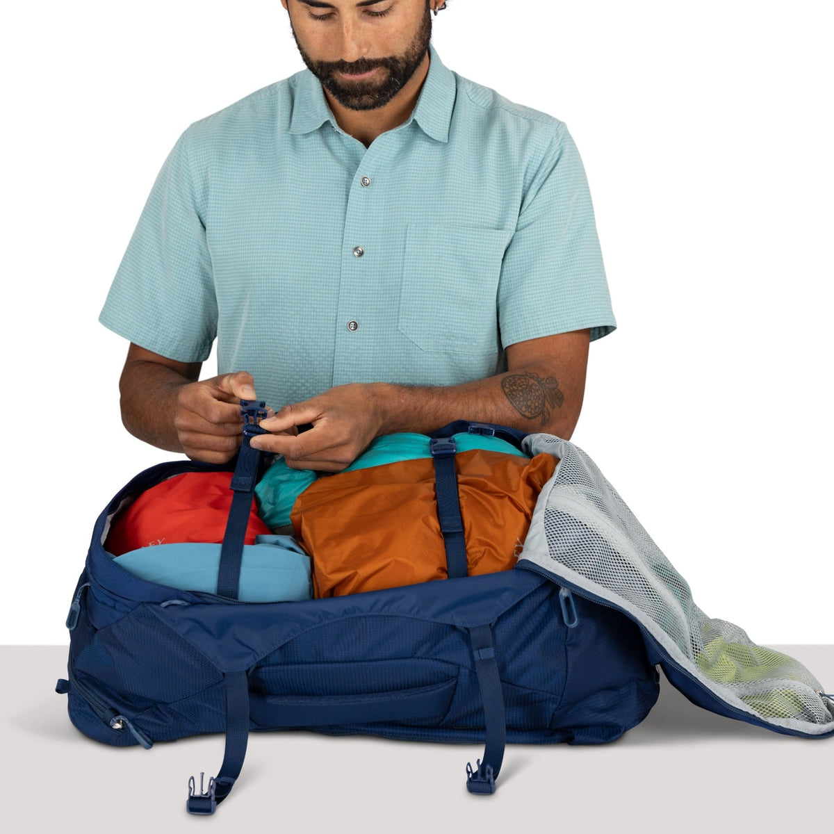 Osprey Farpoint Travel Pack-40L in Antique Blue — detail view