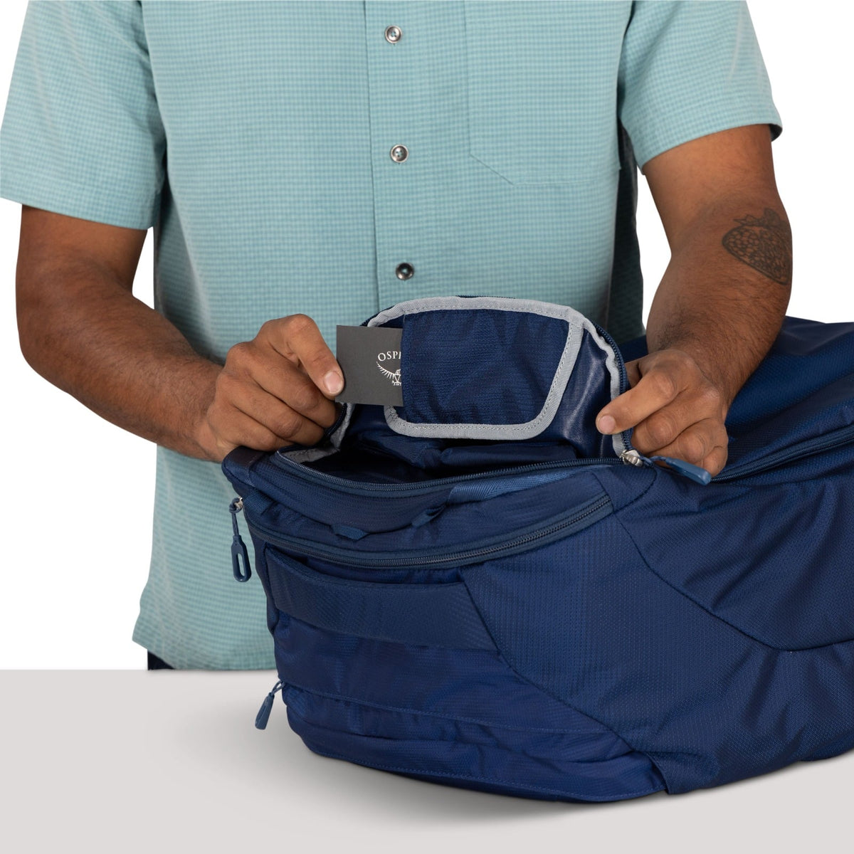 Osprey Farpoint Travel Pack-40L in Antique Blue — detail view 3