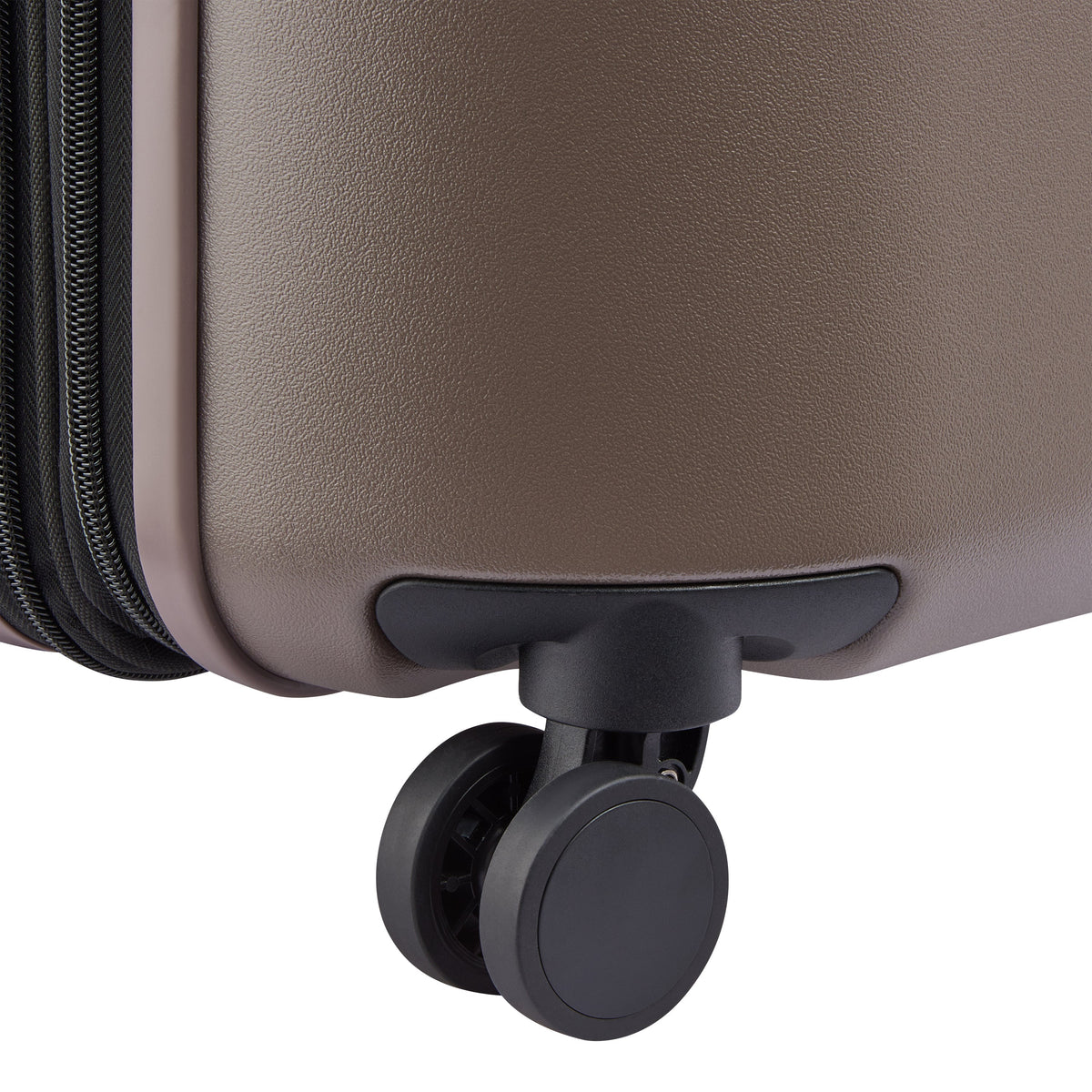 Delsey Catch Flights Medium Expandable Spinner in Chestnut — detail view 2