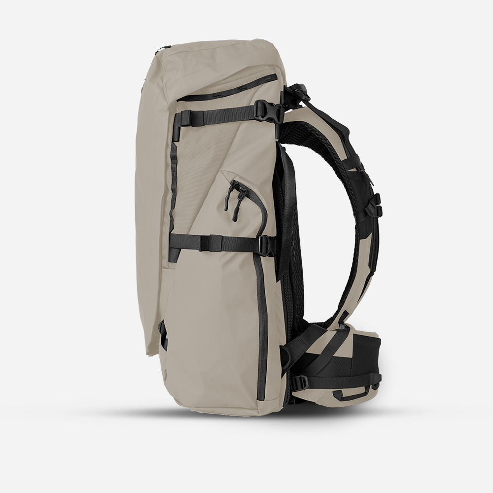 WANDRD FERNWEH M/L in Gobi Tan — angle view 3