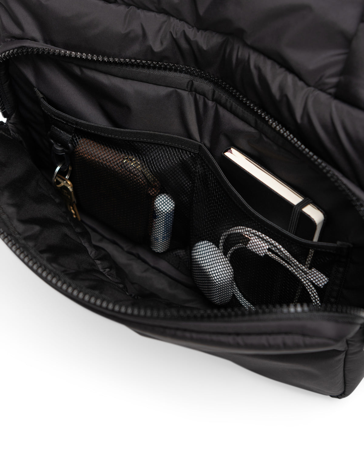 Herschel Cloudform Duffle 26L in Black — interior view # color_Black