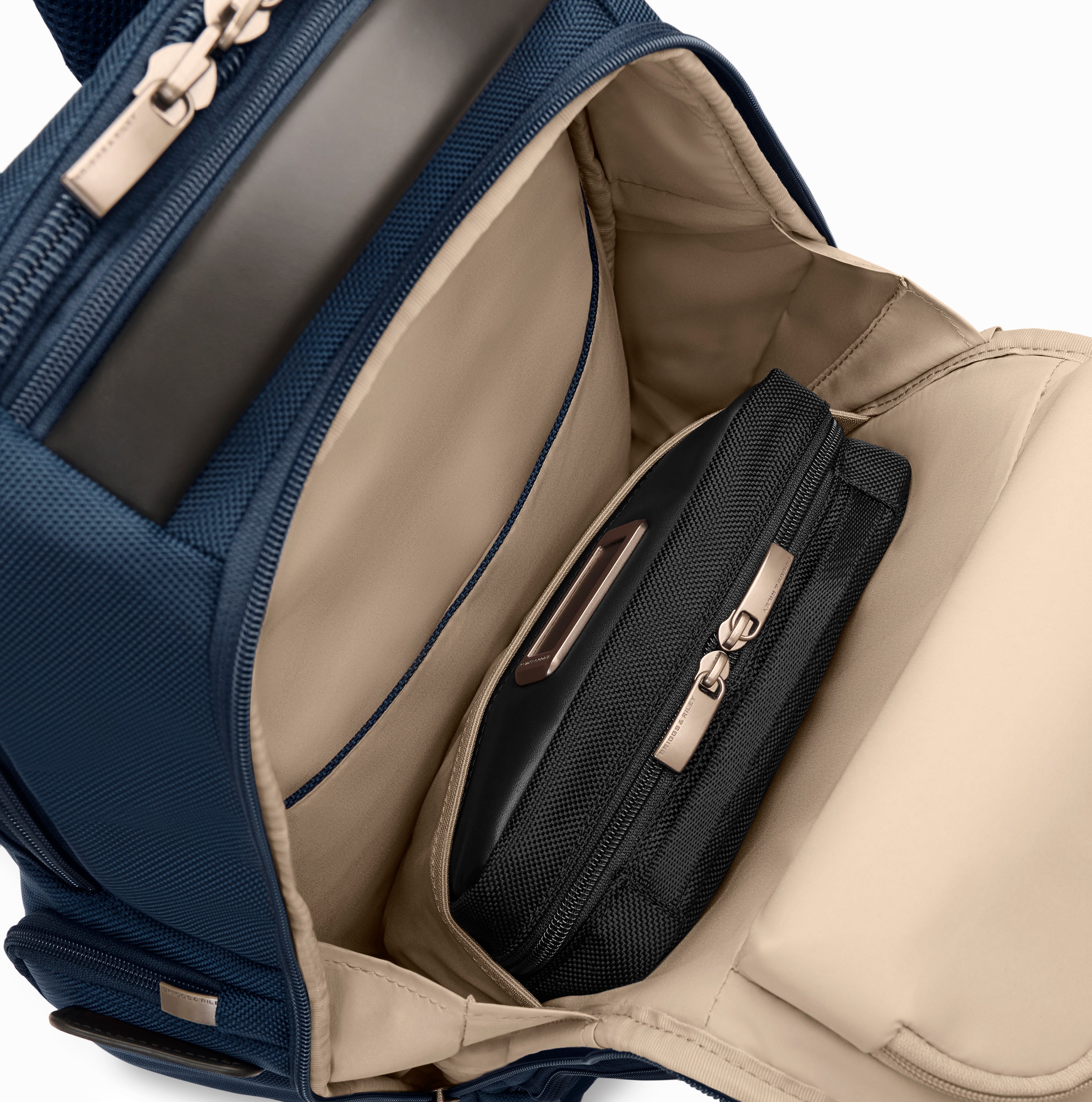 Briggs & Riley @work Tech Kit in Black — lifestyle 4