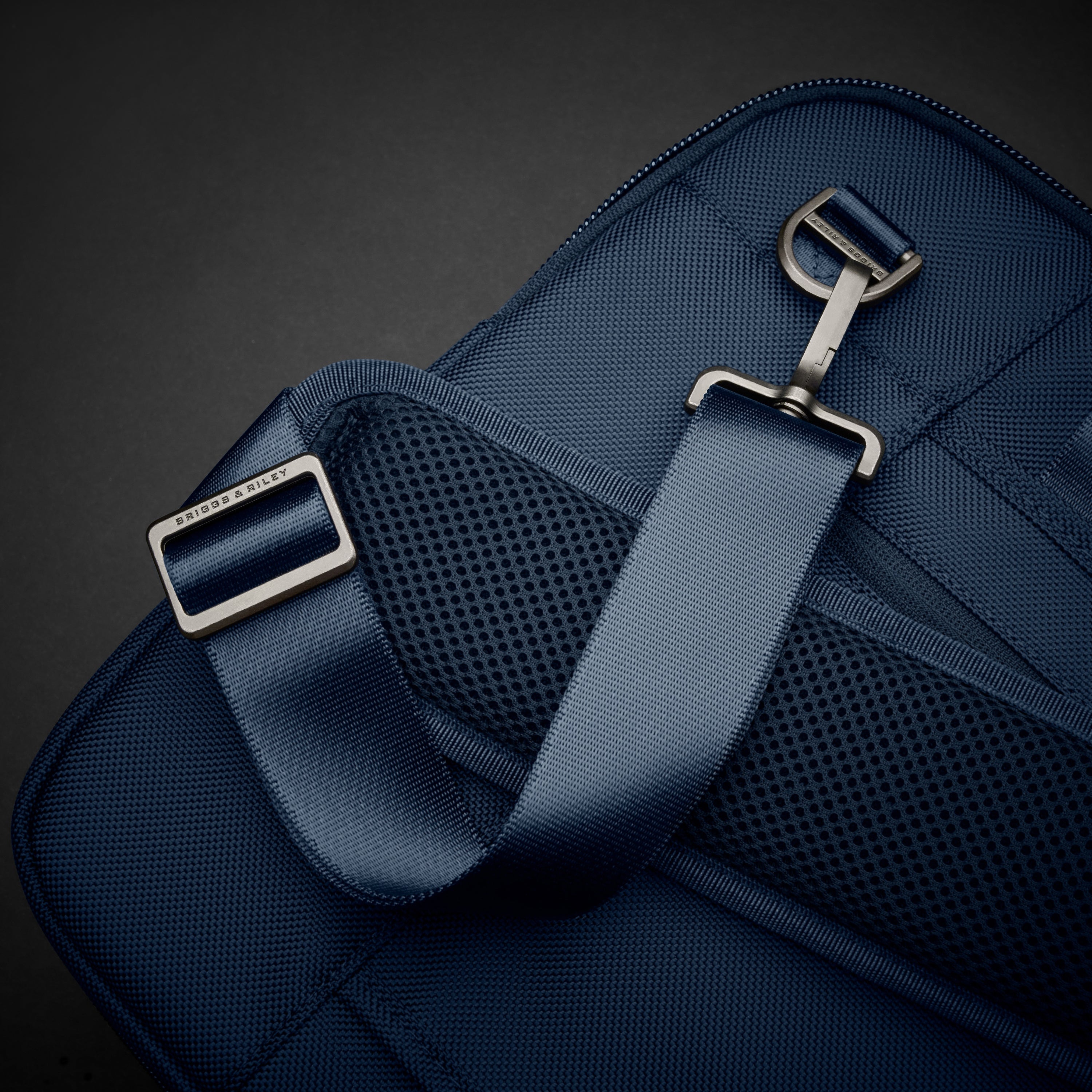 Briggs & Riley @work Medium Expandable Brief in Navy — detail view 3 # color_Navy