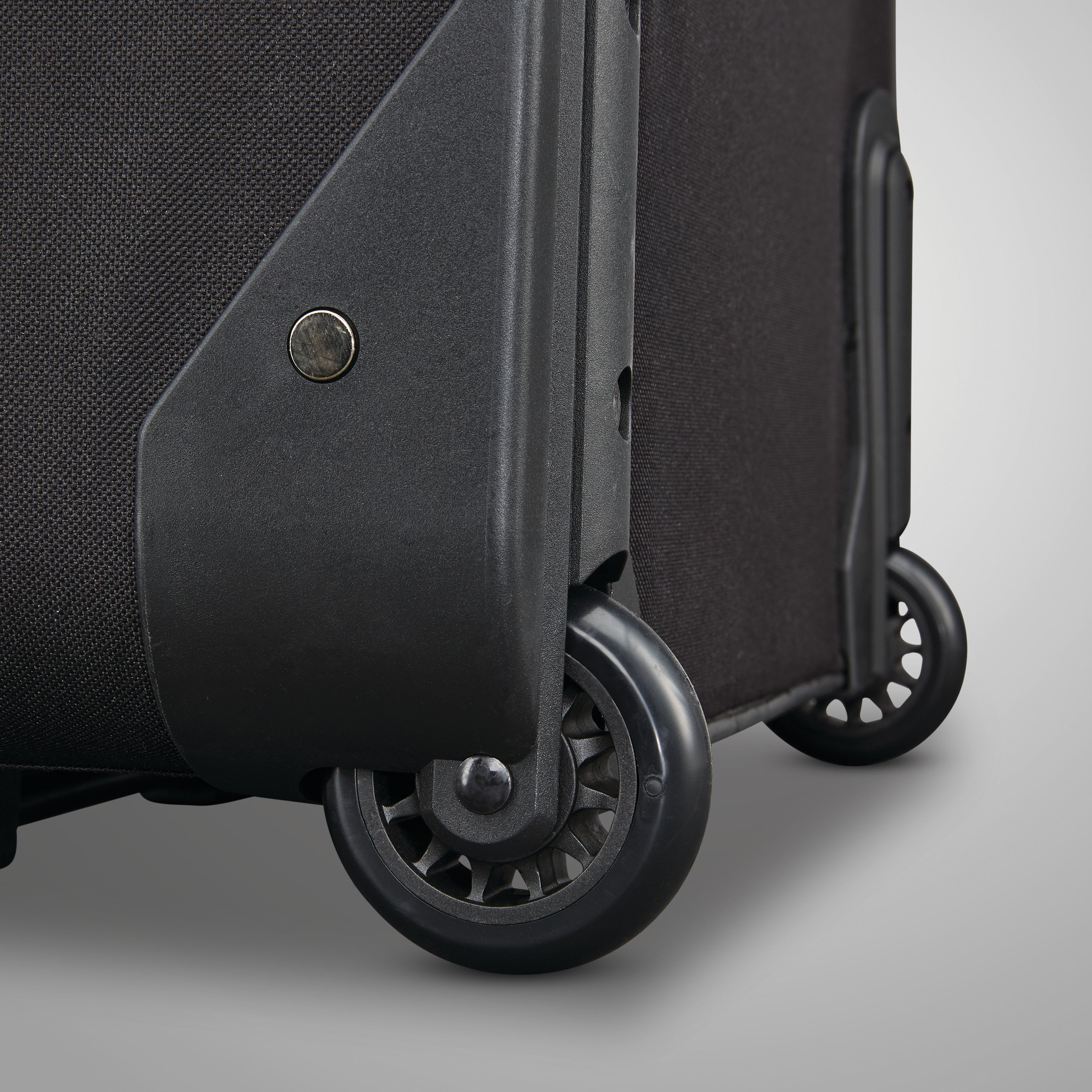 American Tourister Fieldbrook XLT 4-Piece Luggage Set - Black